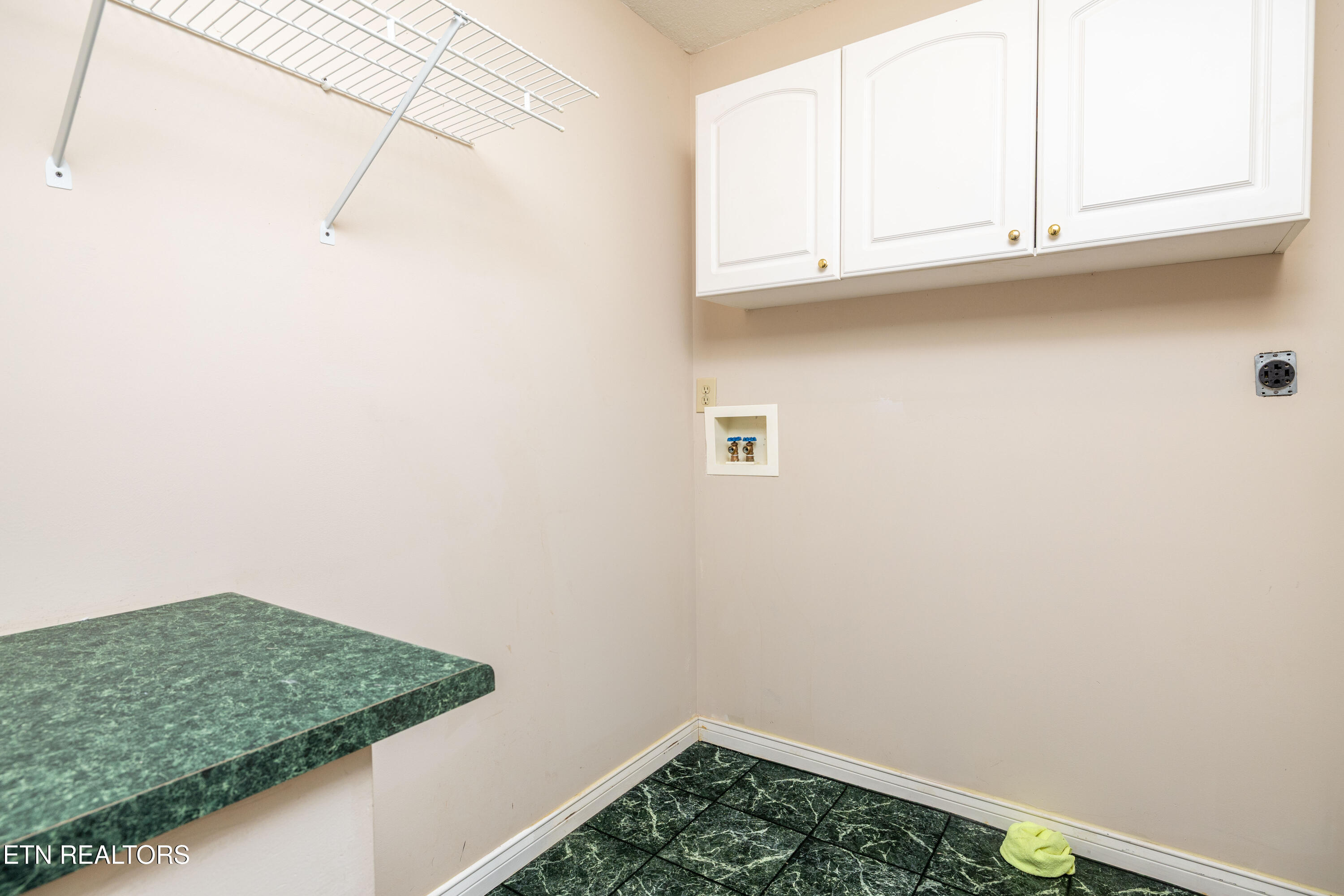 178 Scenic Hill Lane Lenoir City TN 37771