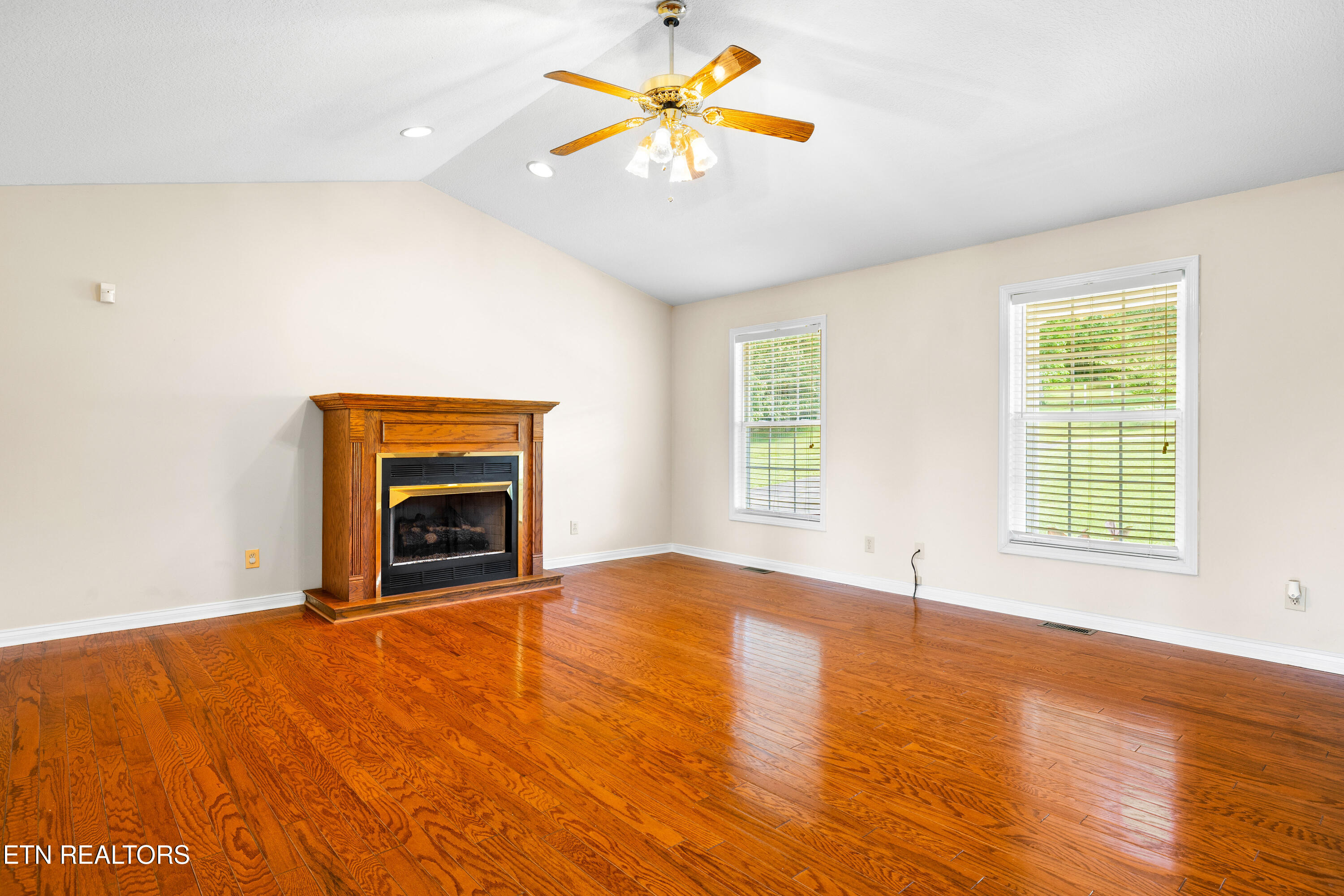 178 Scenic Hill Lane Lenoir City TN 37771