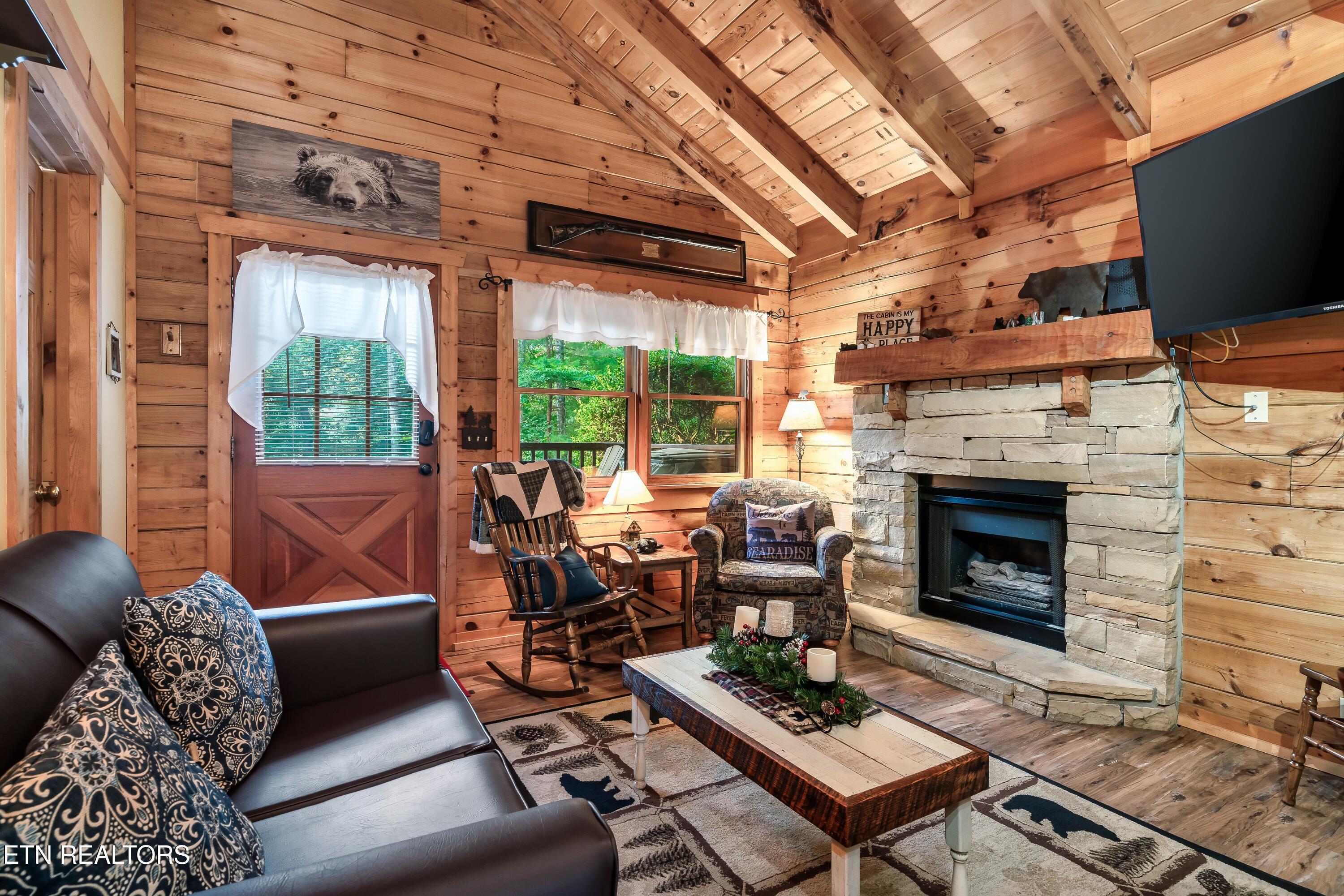 722 Nighthawk Way Pigeon Forge TN 37863