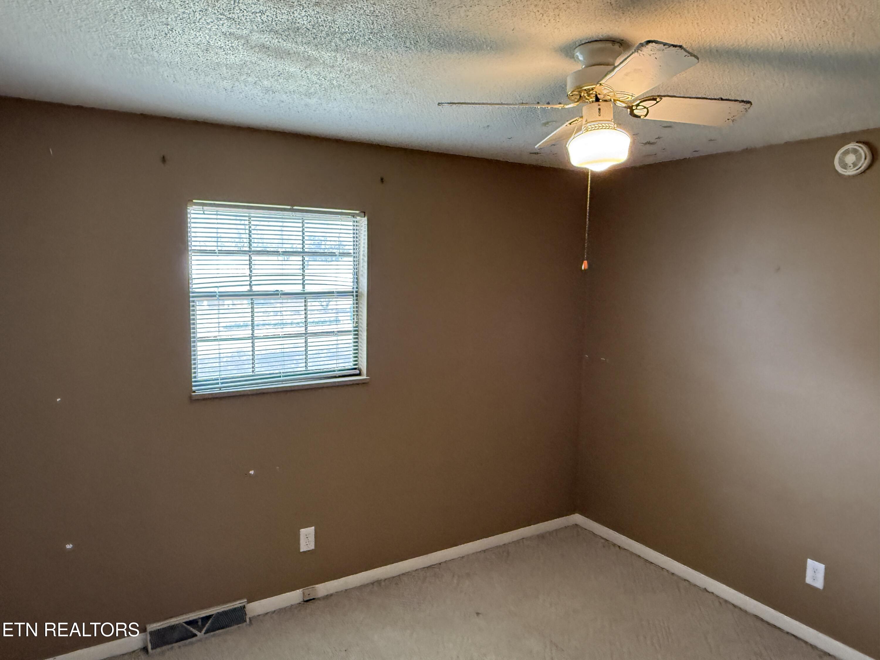 2066 Colonial Circle Maryville TN 37803