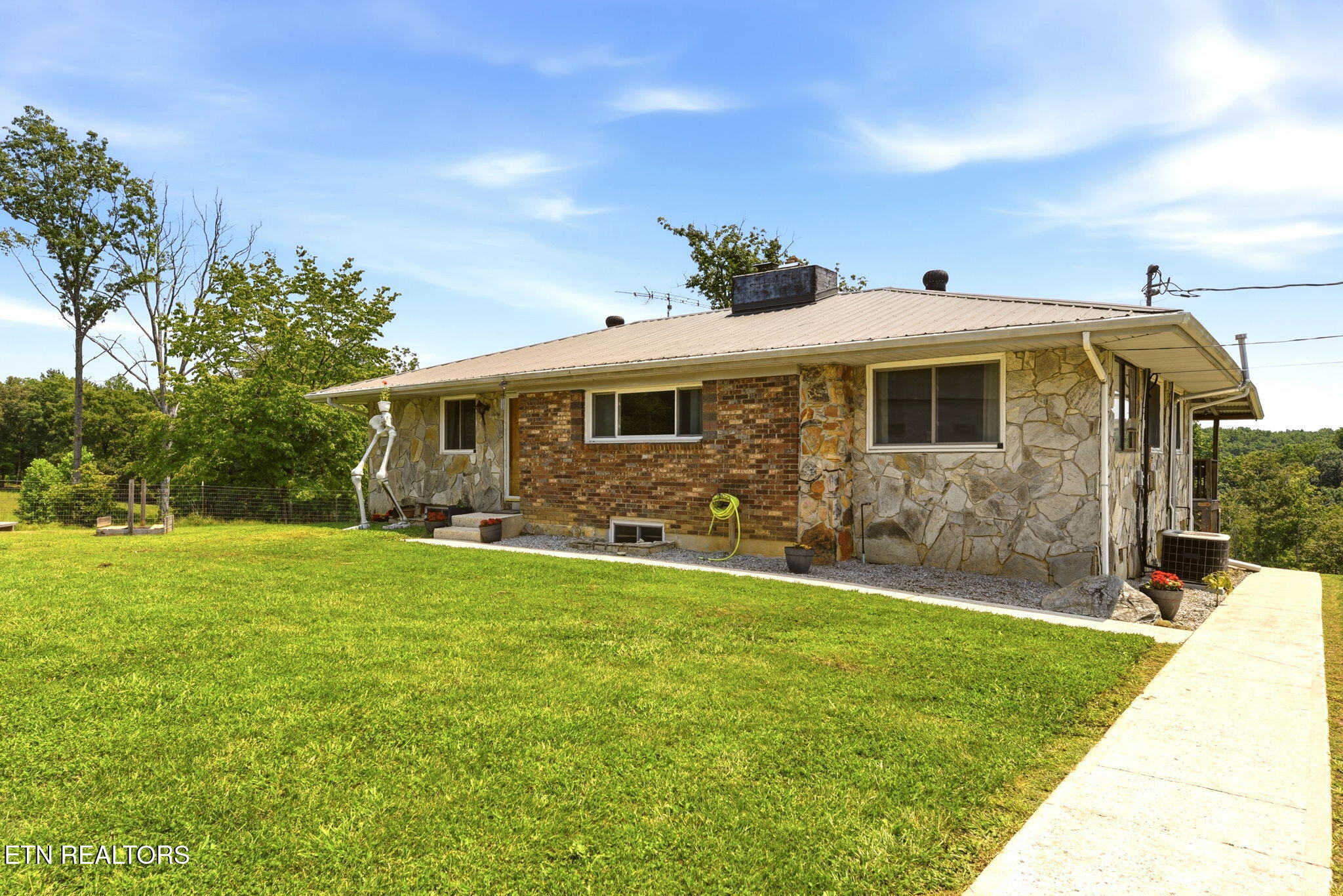 798 Christenson Road Deer Lodge TN 37726