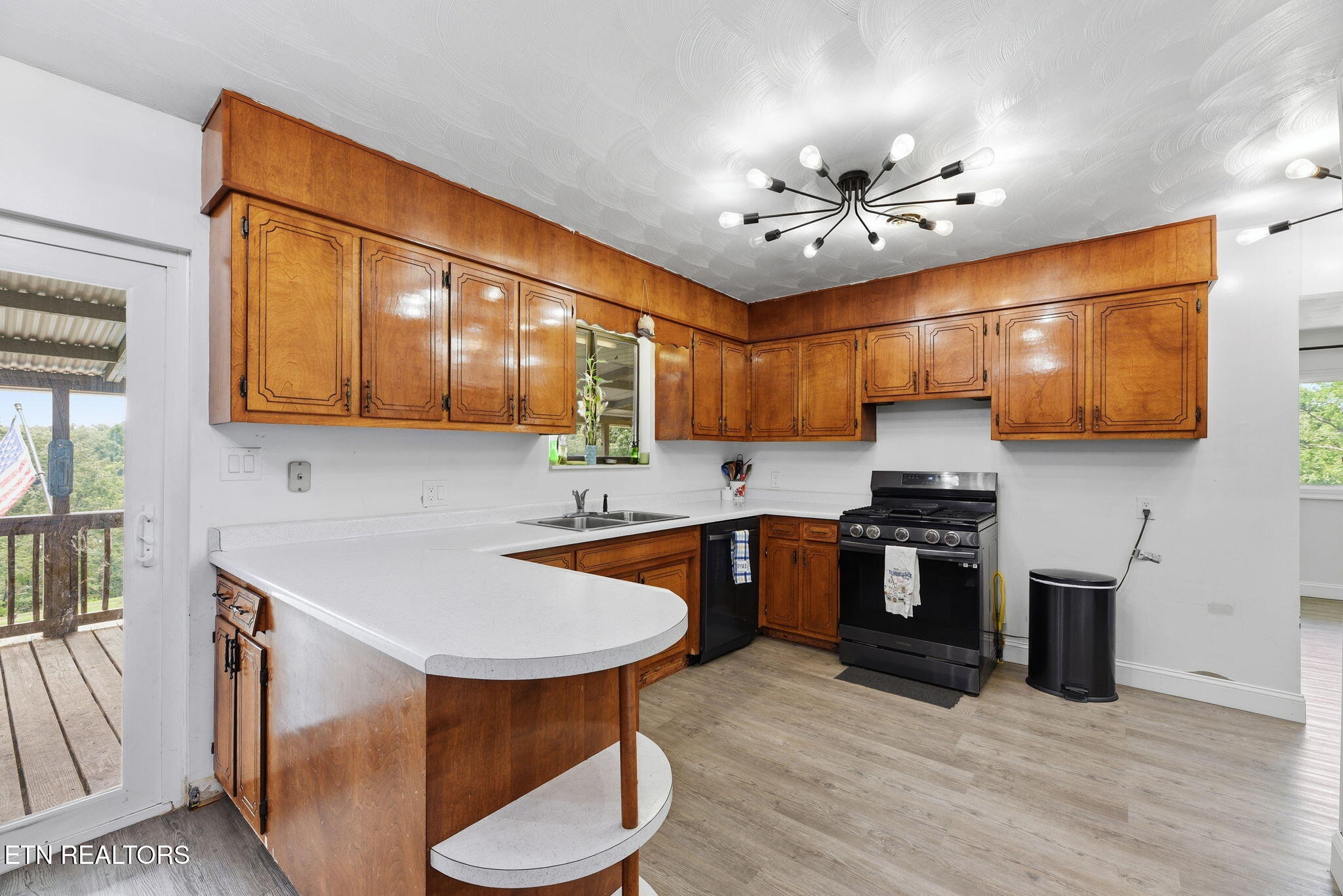 798 Christenson Road Deer Lodge TN 37726