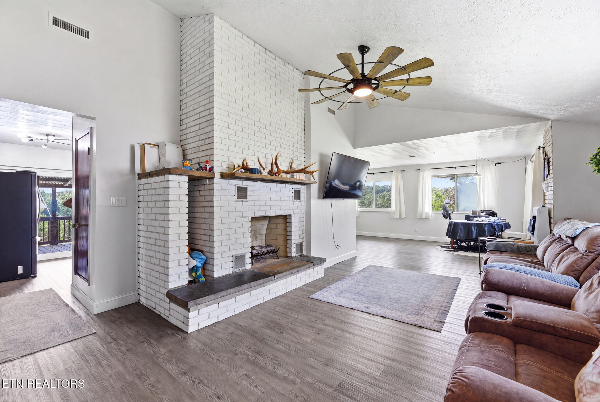 798 Christenson Road Deer Lodge TN 37726