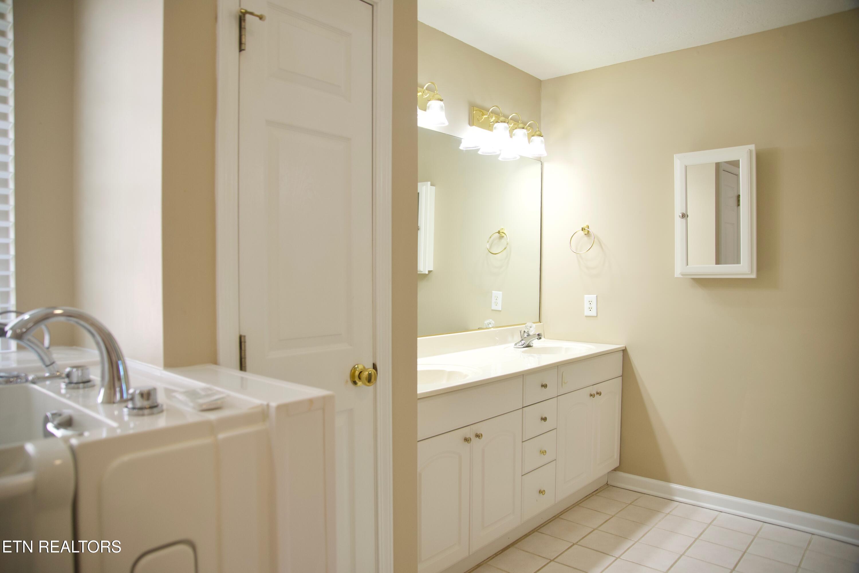 5621 Reinhardt Lane Knoxville TN 37924