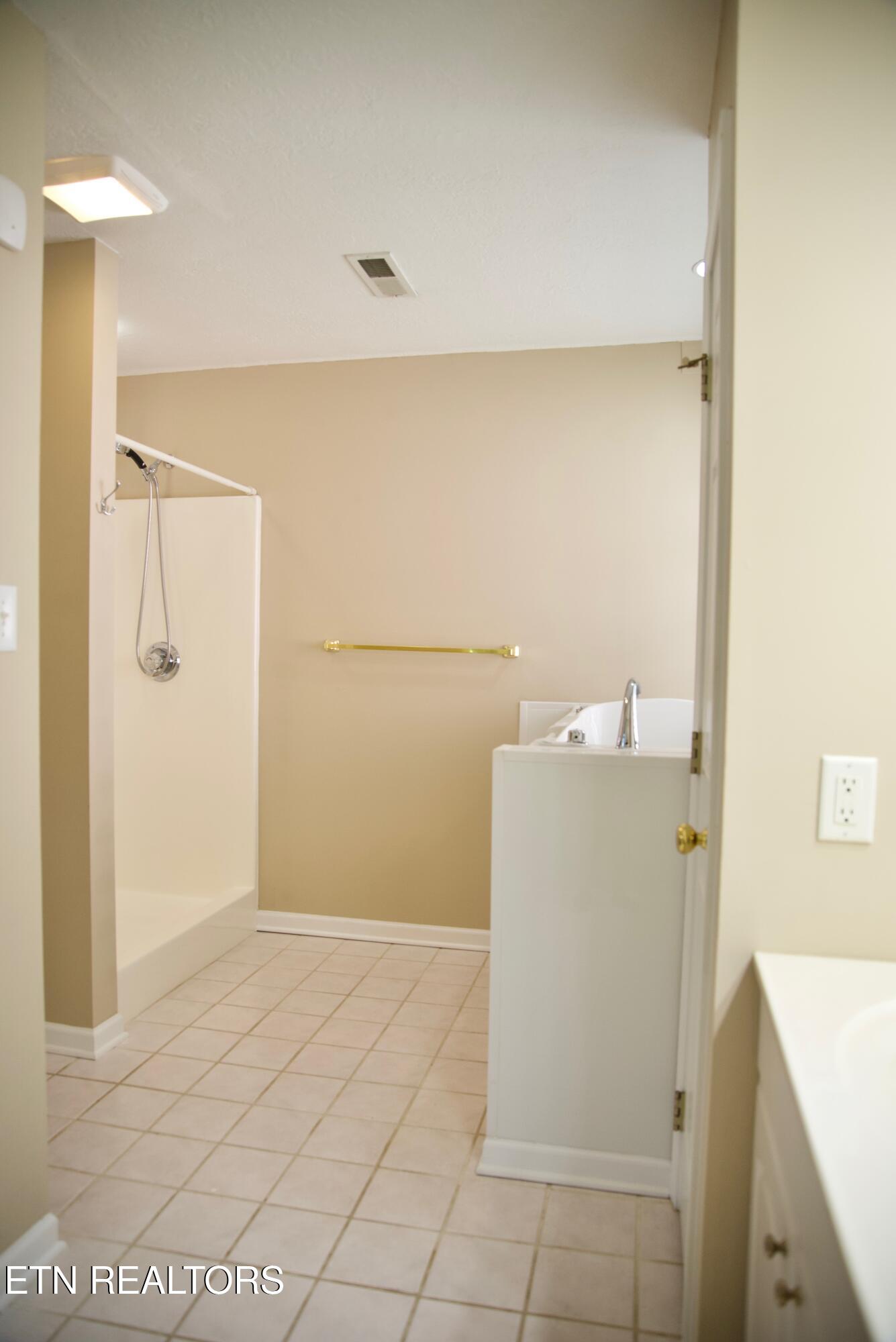 5621 Reinhardt Lane Knoxville TN 37924
