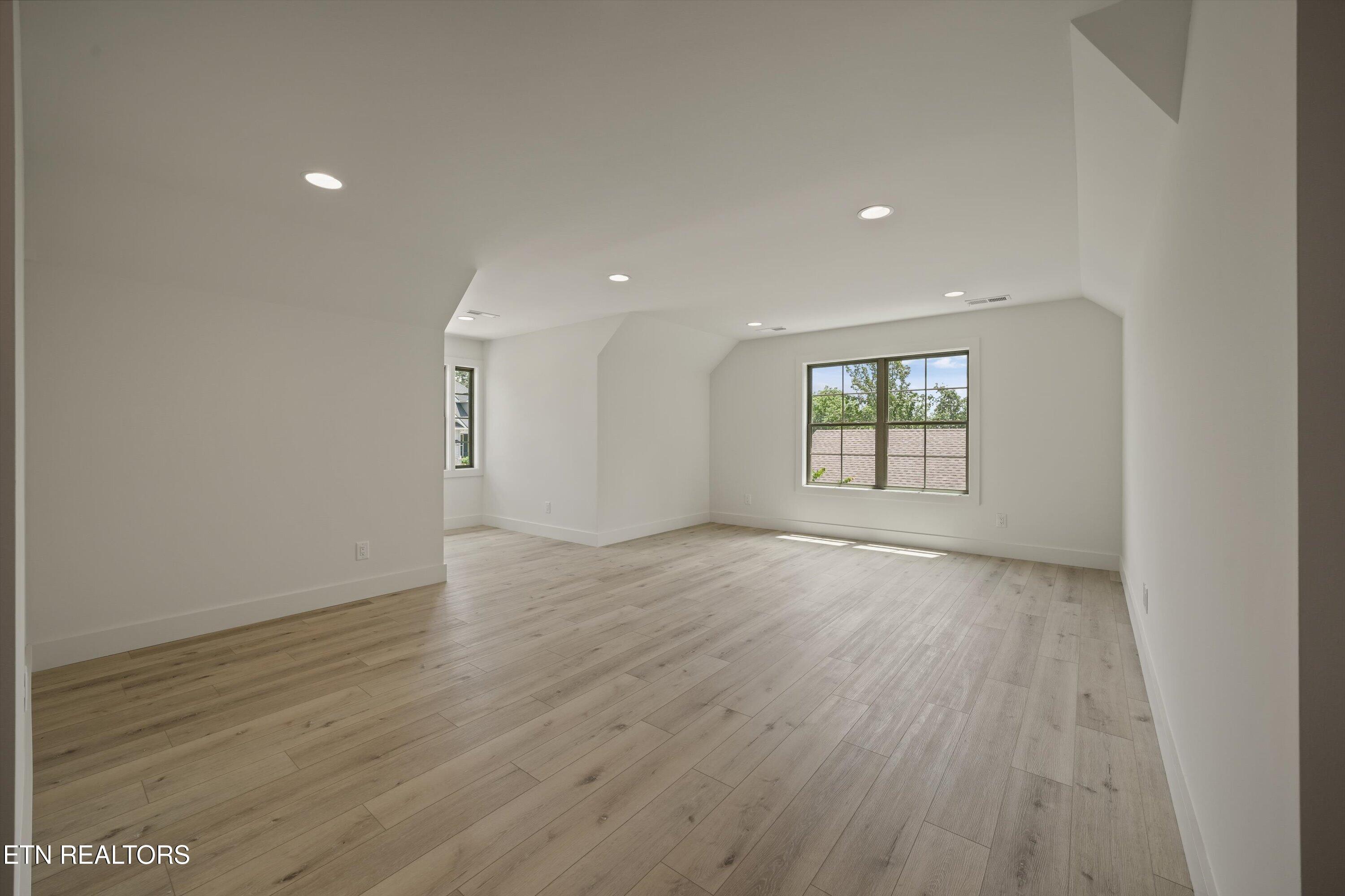 173 Elokwa Way Loudon TN 37774