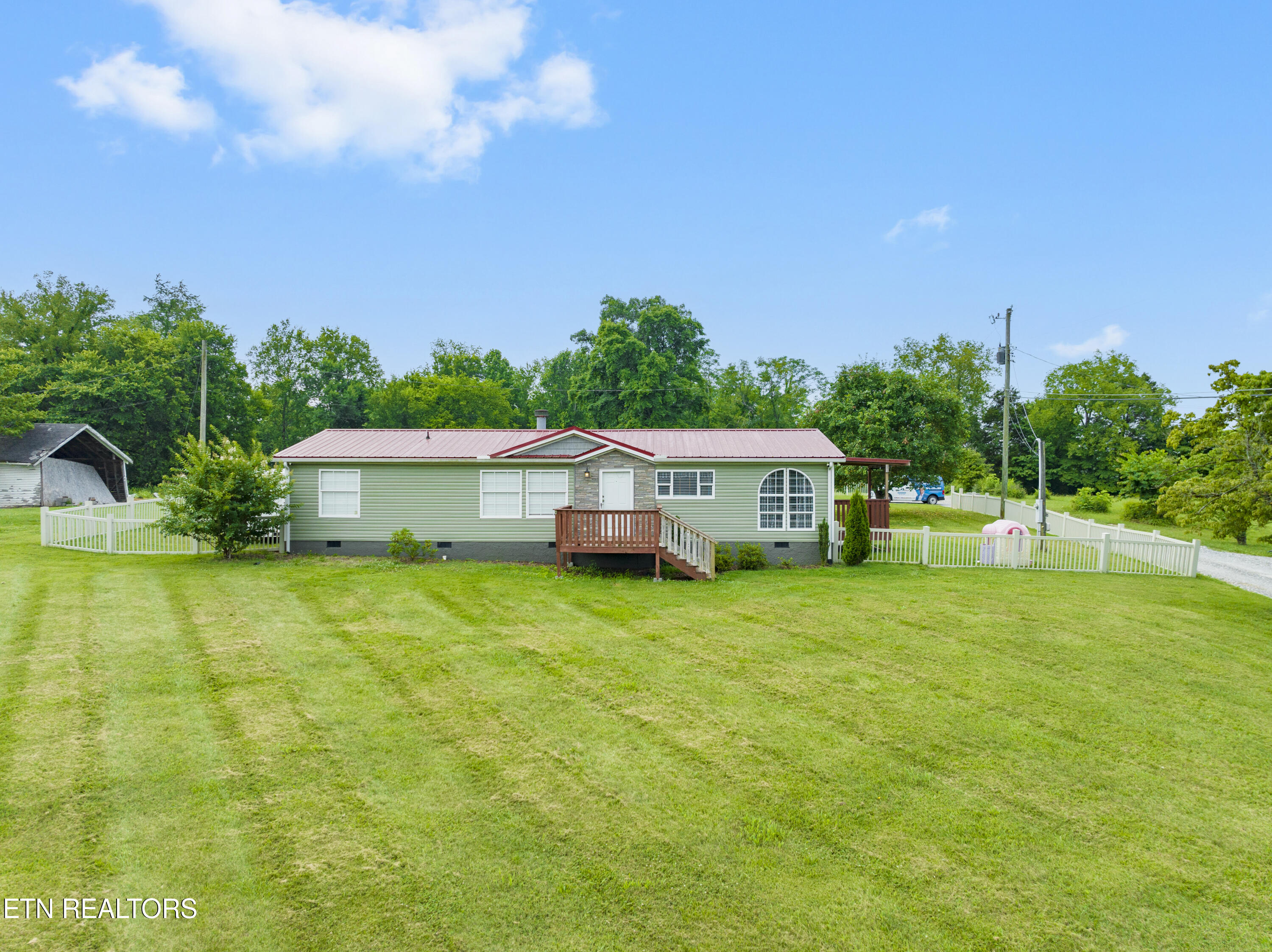 9022 Mascot Road Mascot TN 37806