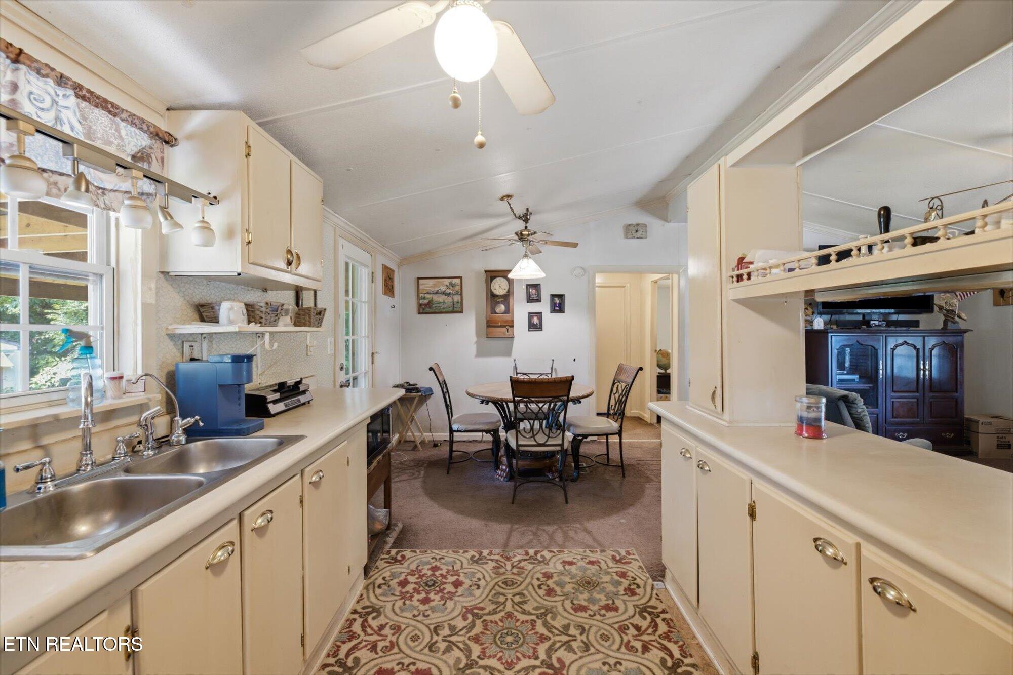 220 County Road 475 Etowah TN 37331