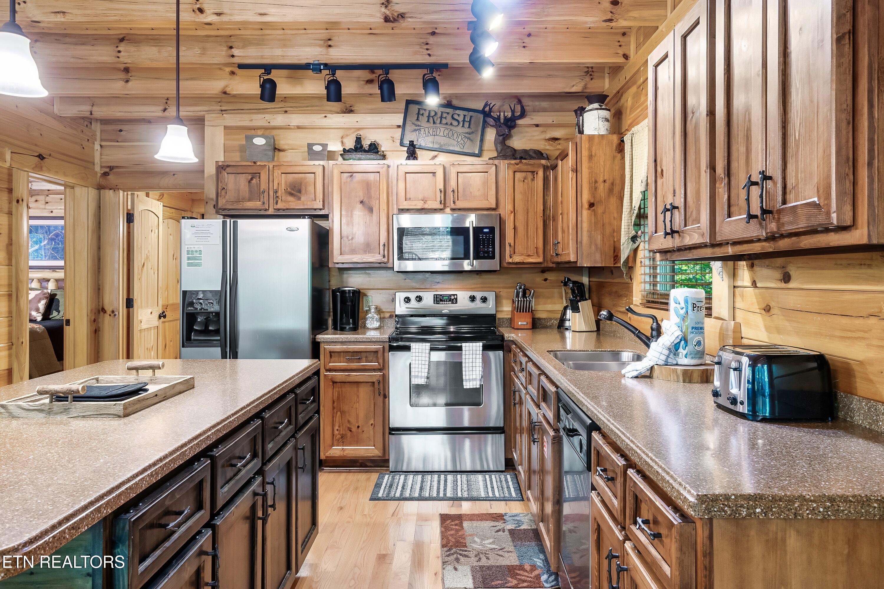 2339 Bogle Spring Loop Sevierville TN 37862