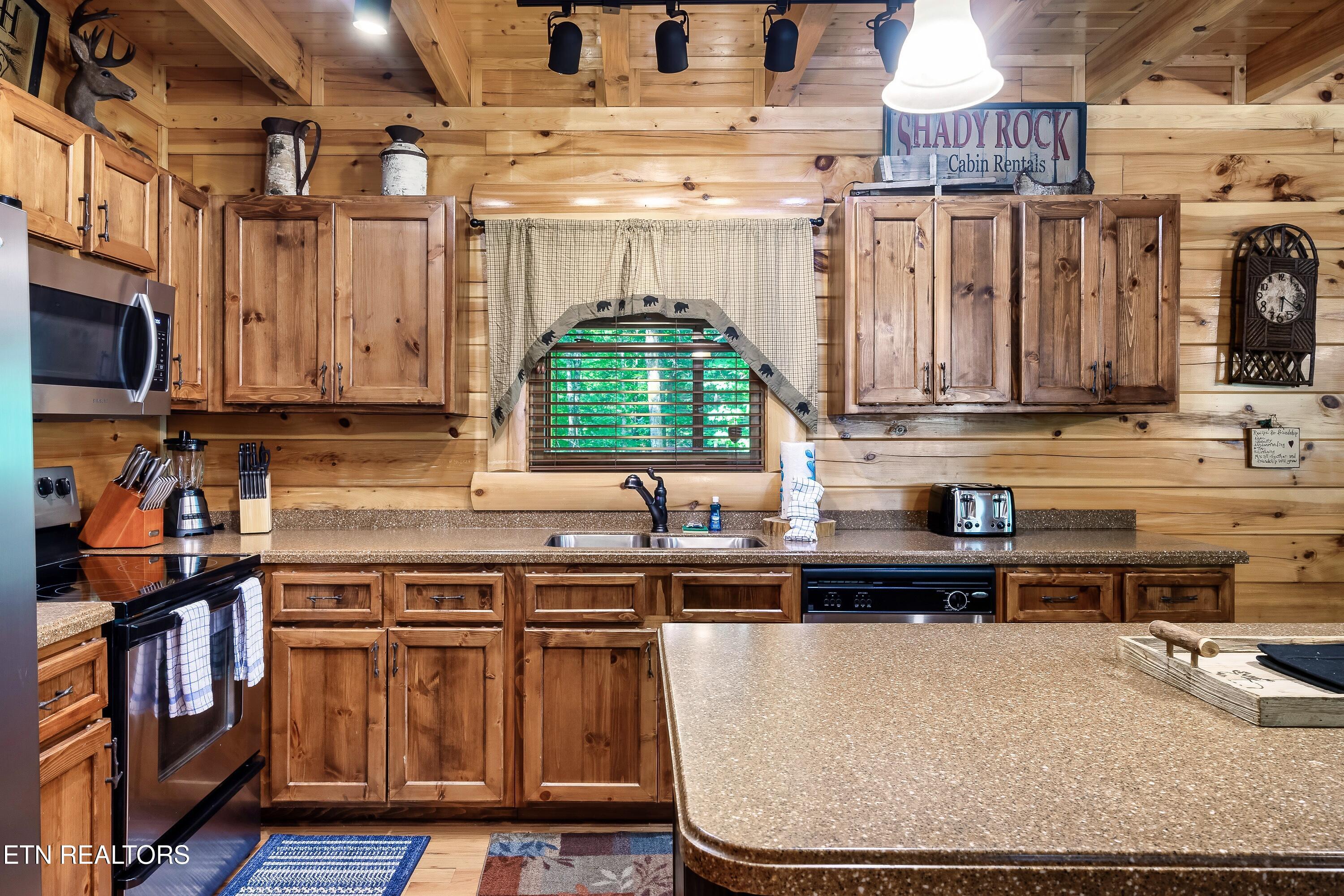 2339 Bogle Spring Loop Sevierville TN 37862