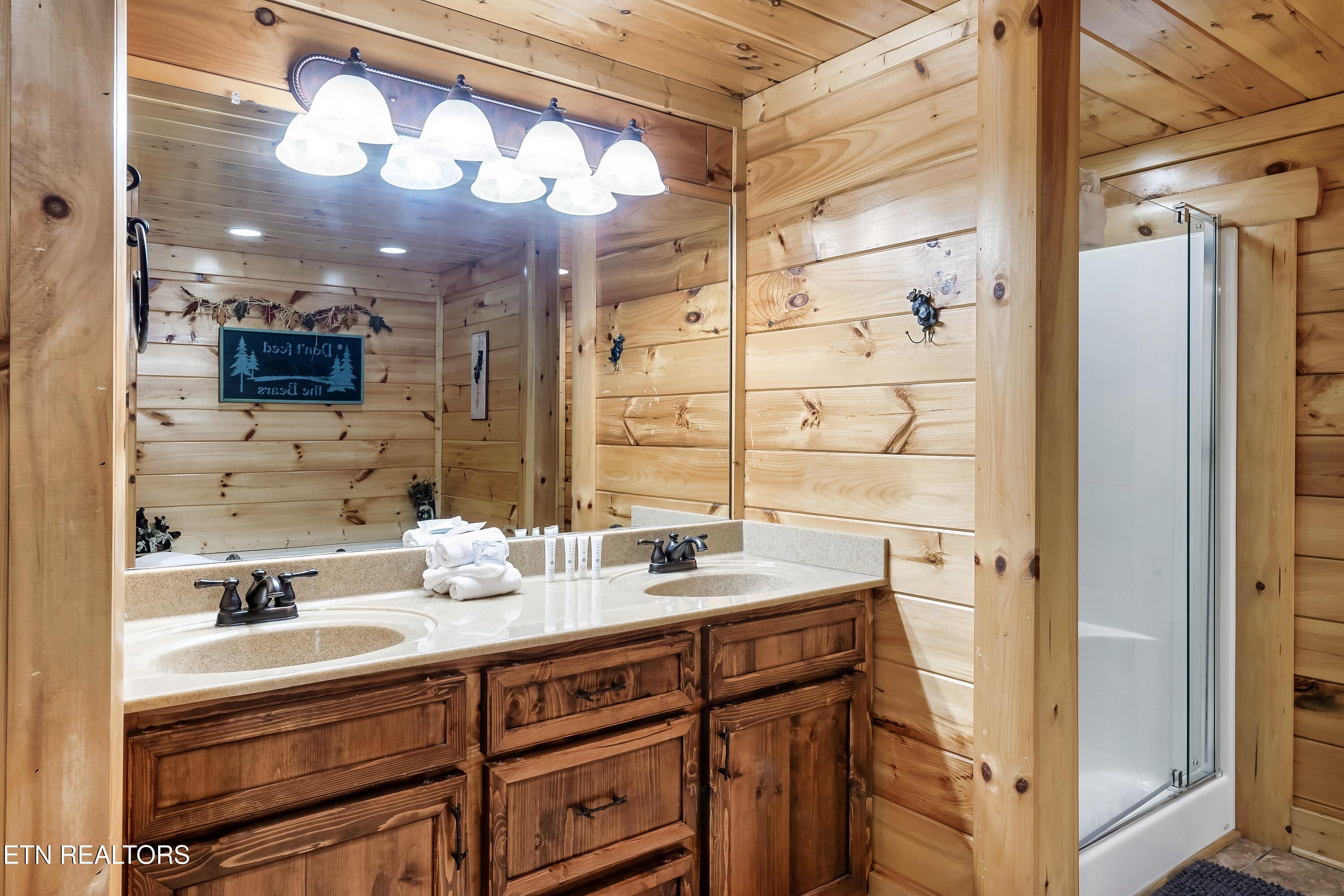2339 Bogle Spring Loop Sevierville TN 37862