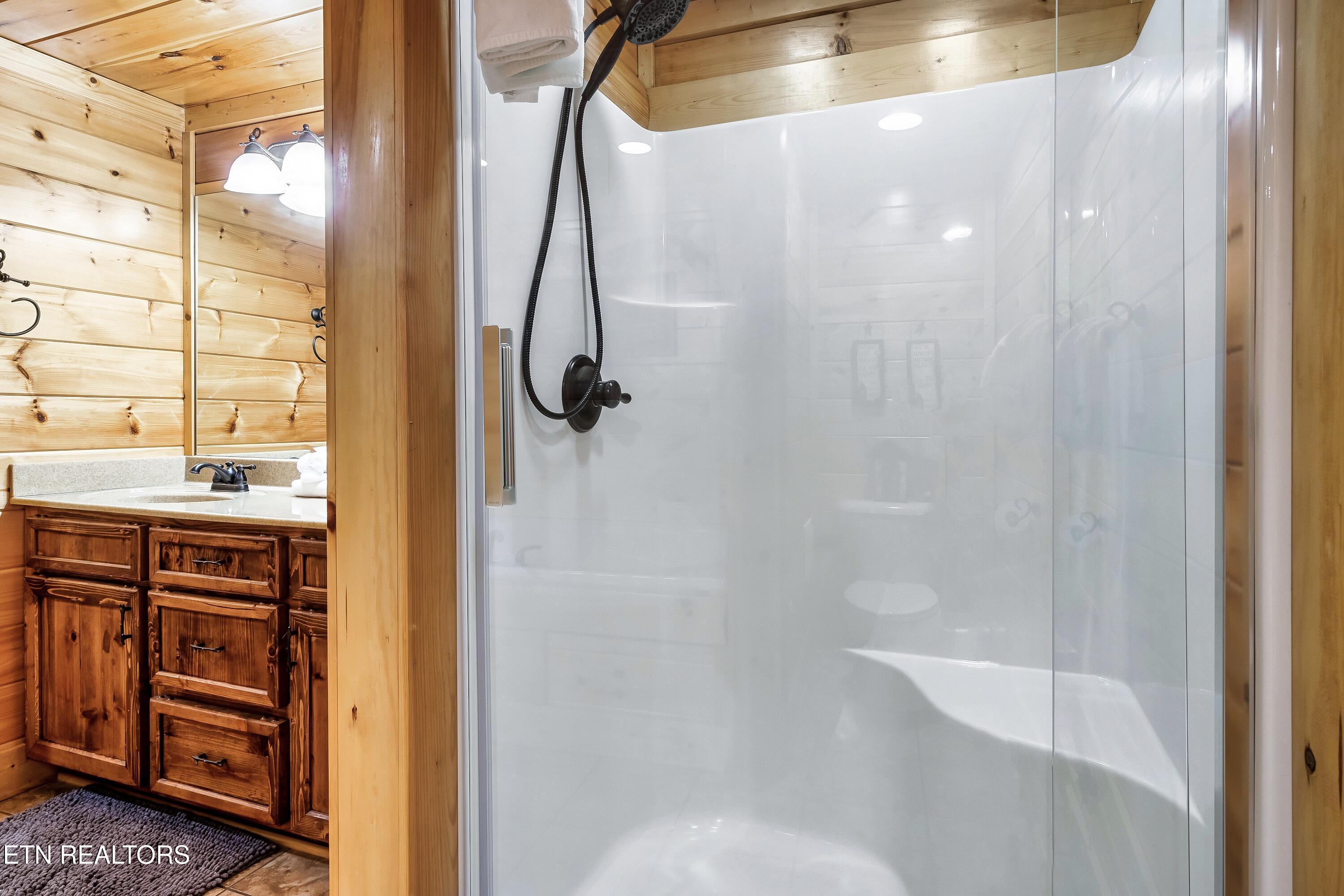 2339 Bogle Spring Loop Sevierville TN 37862