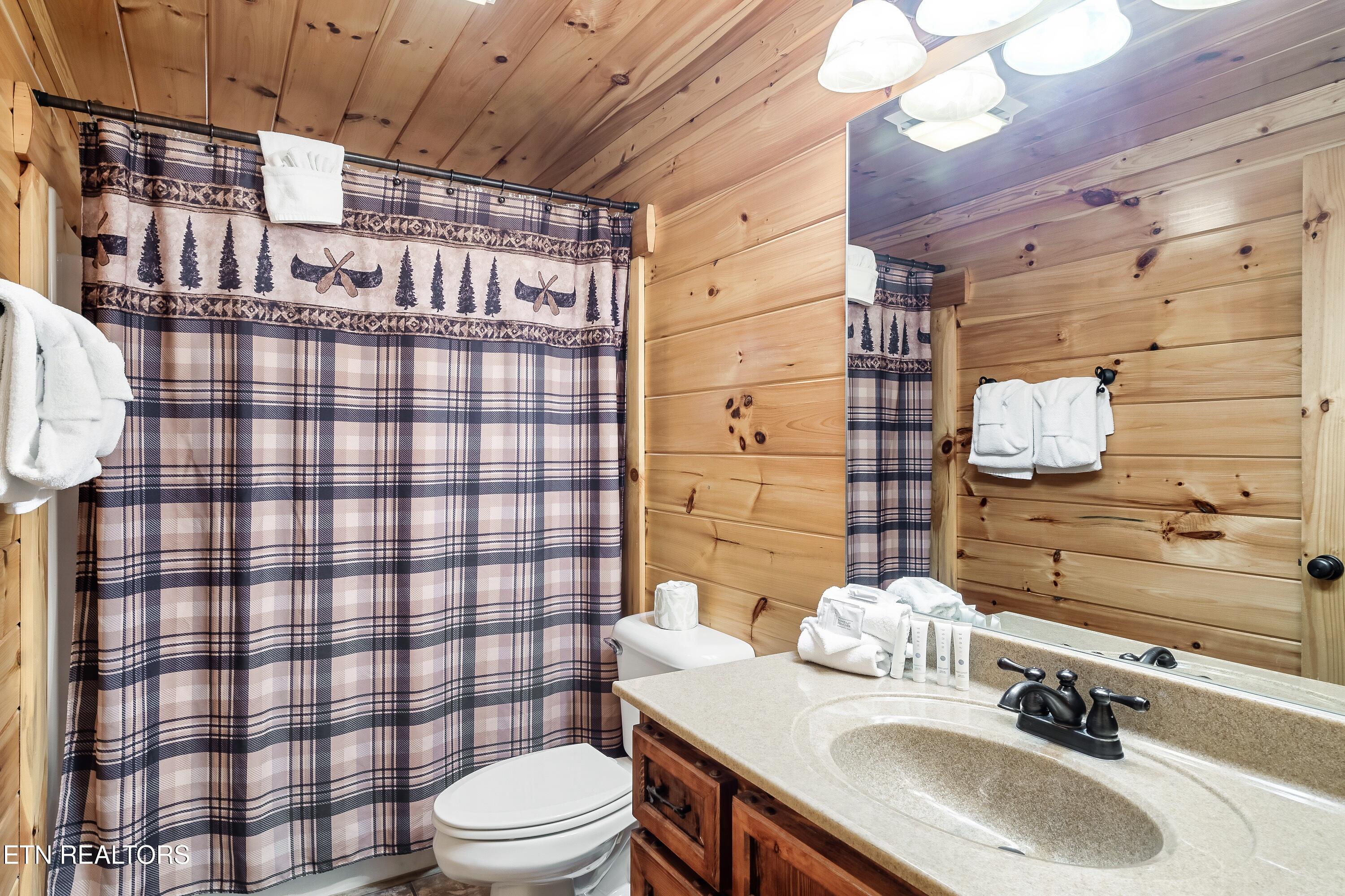 2339 Bogle Spring Loop Sevierville TN 37862