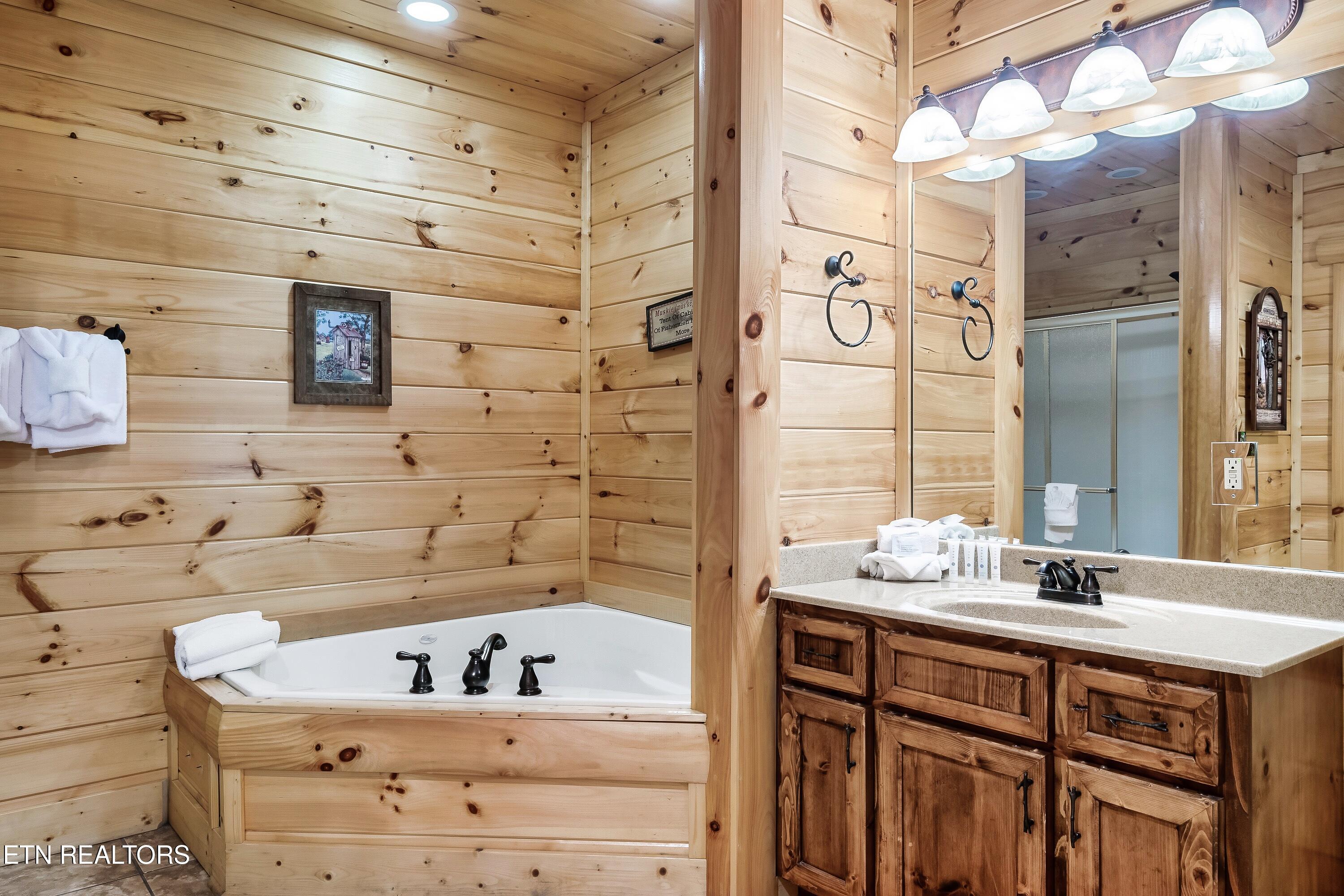 2339 Bogle Spring Loop Sevierville TN 37862