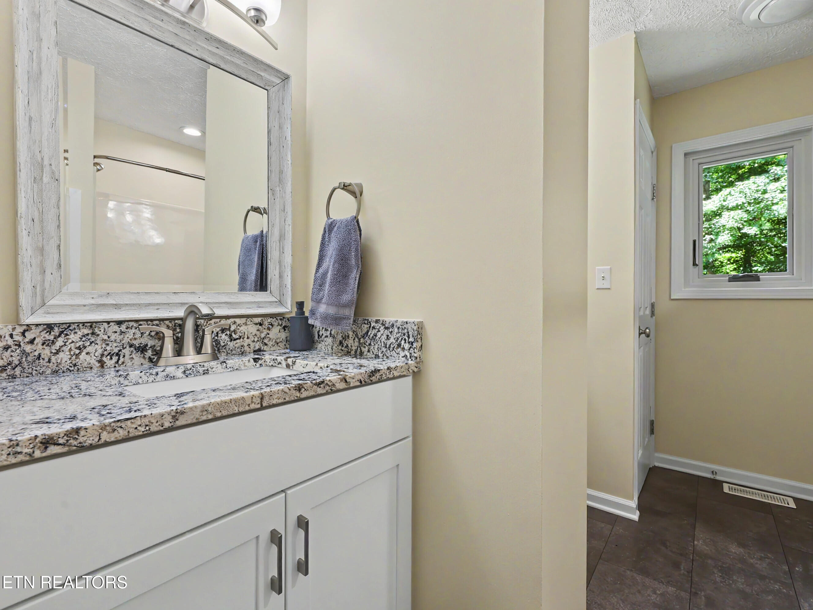 4317 Deer Run Drive Louisville TN 37777