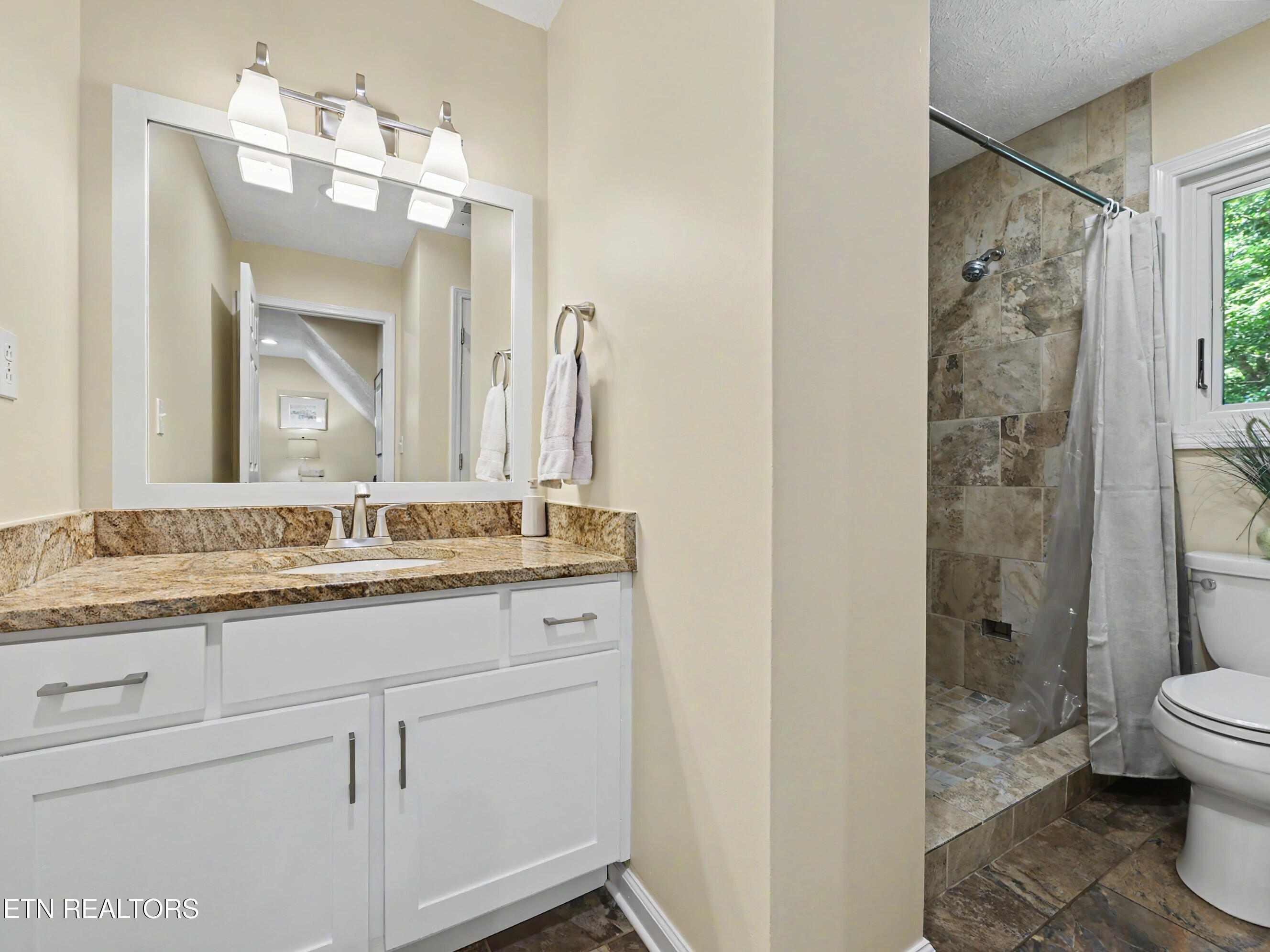 4317 Deer Run Drive Louisville TN 37777