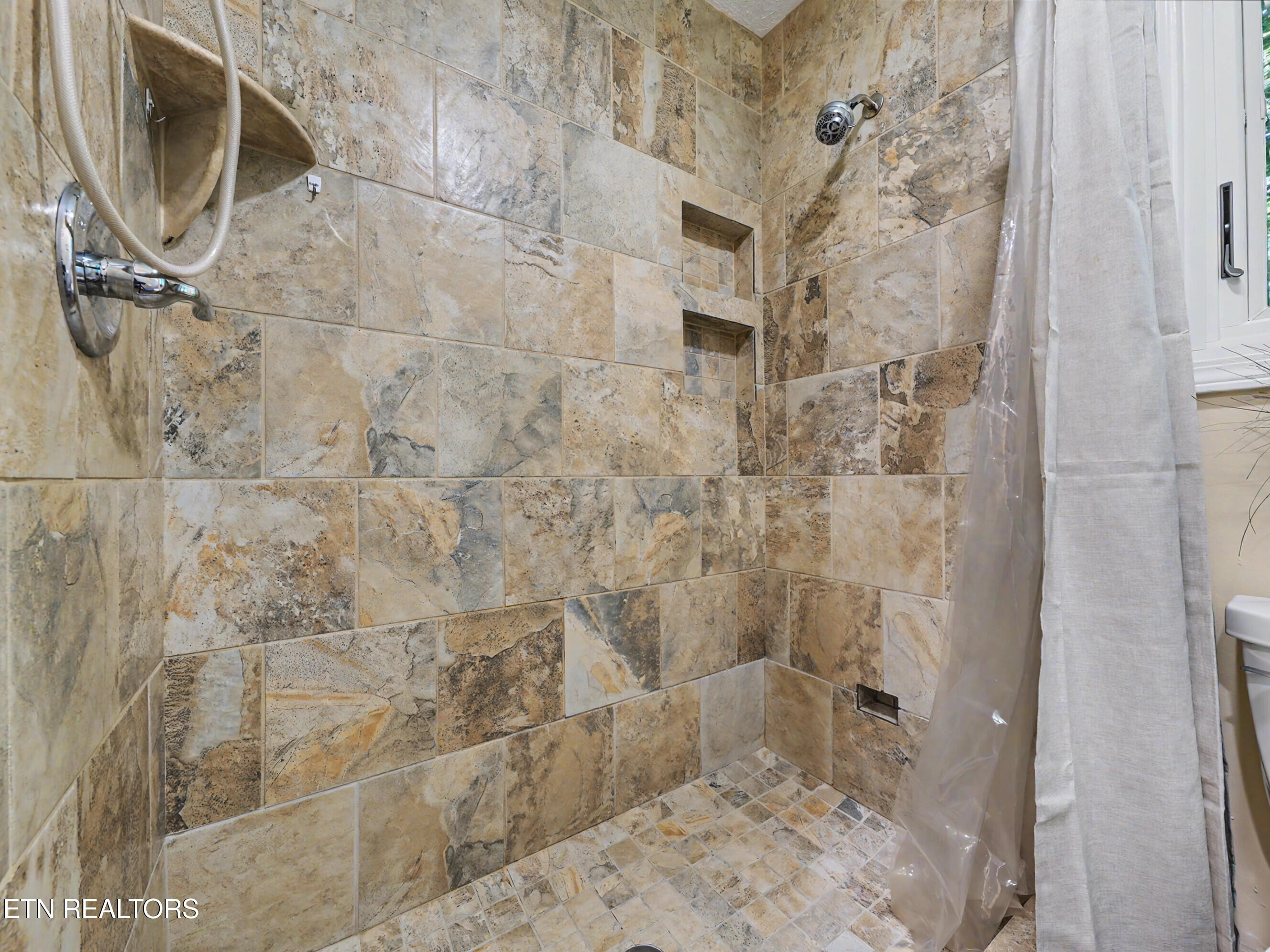 4317 Deer Run Drive Louisville TN 37777