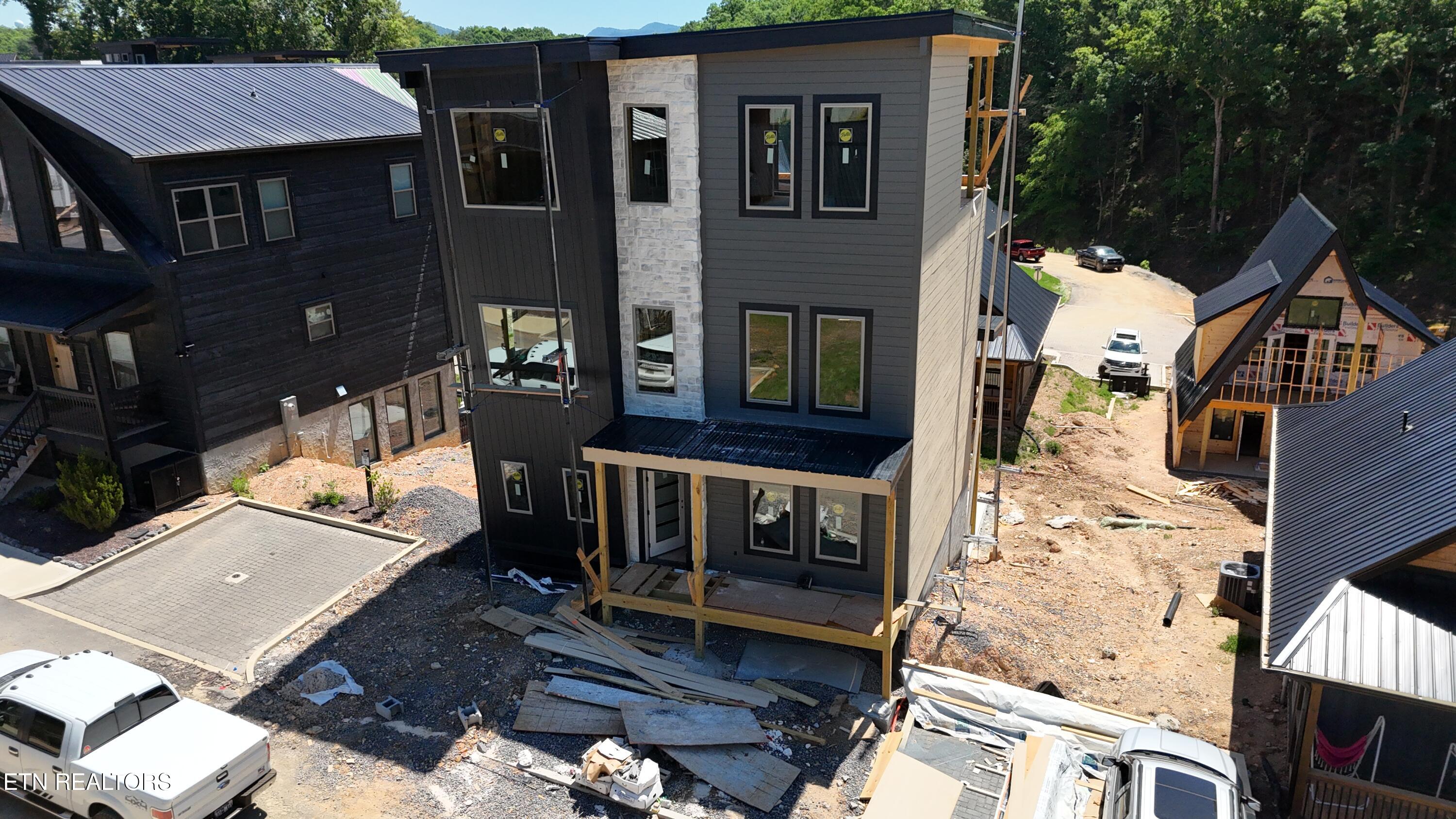 535 Warbonnet Way Pigeon Forge TN 37863