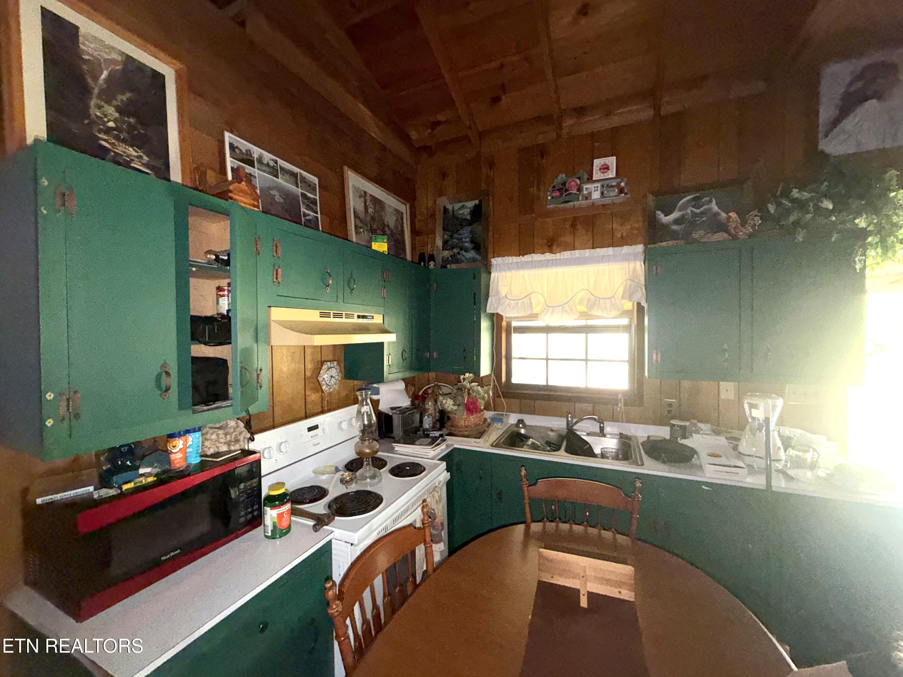 196 Bailey Hollow Road Tazewell TN 37879