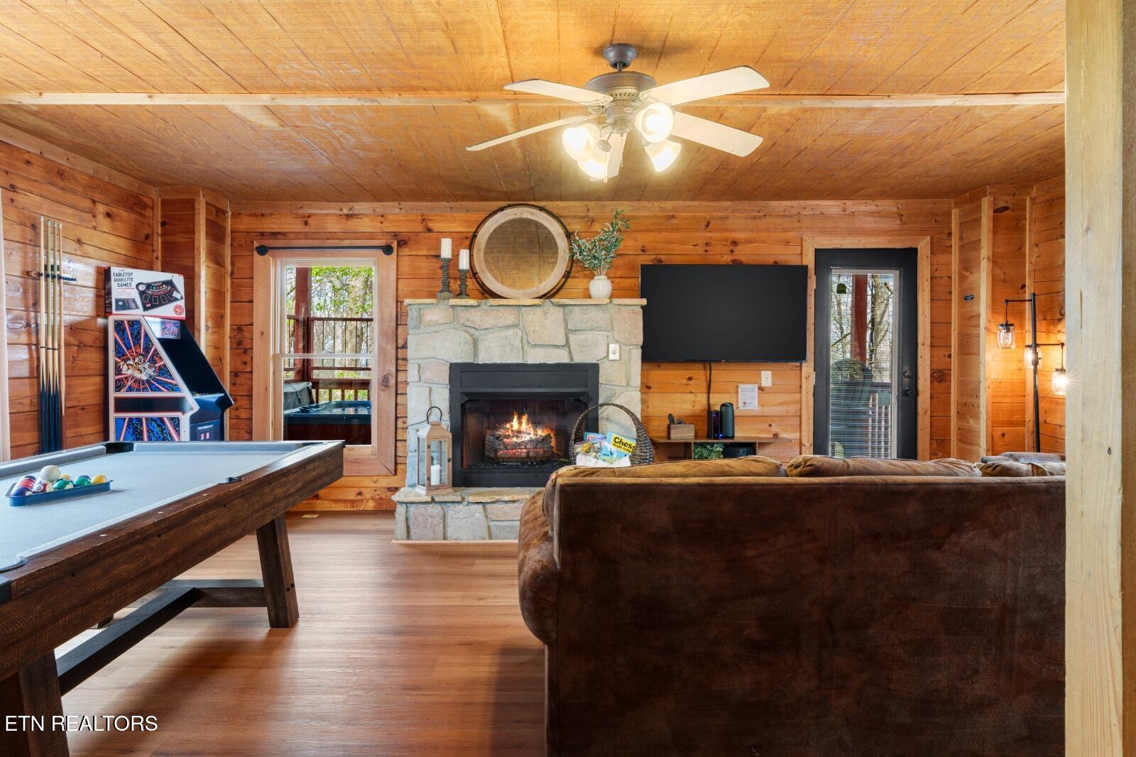 1628 Ginnys Trail Sevierville TN 37876