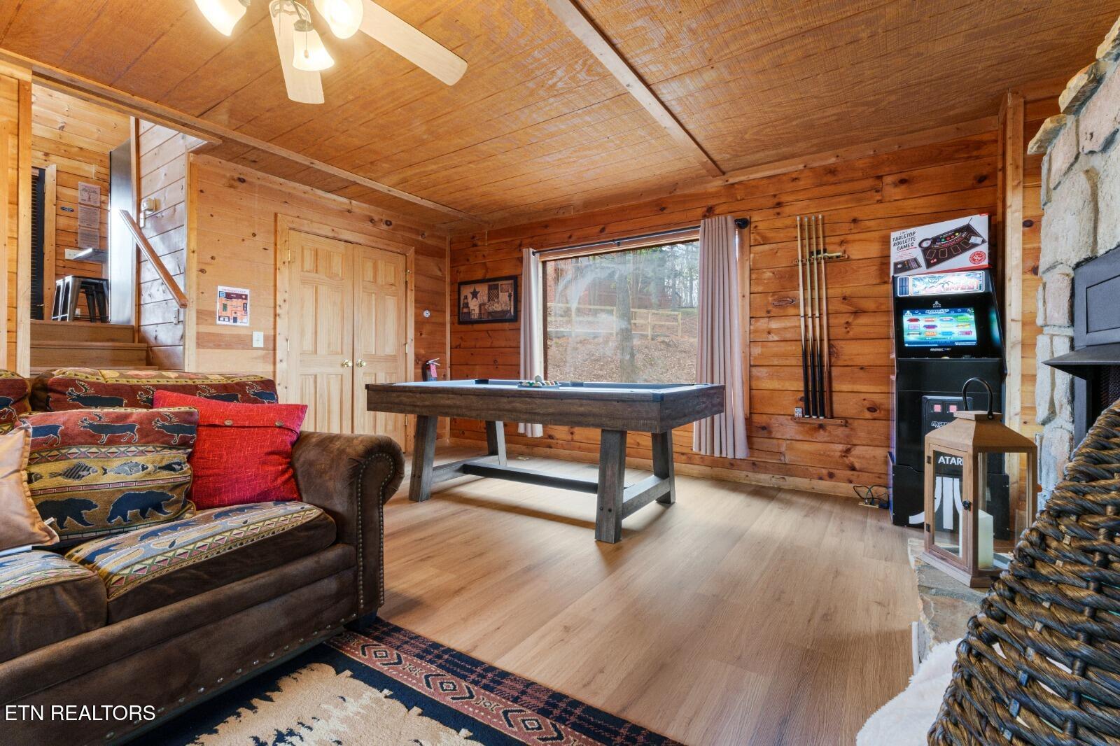 1628 Ginnys Trail Sevierville TN 37876