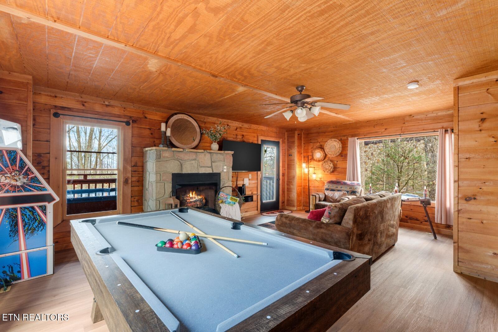 1628 Ginnys Trail Sevierville TN 37876