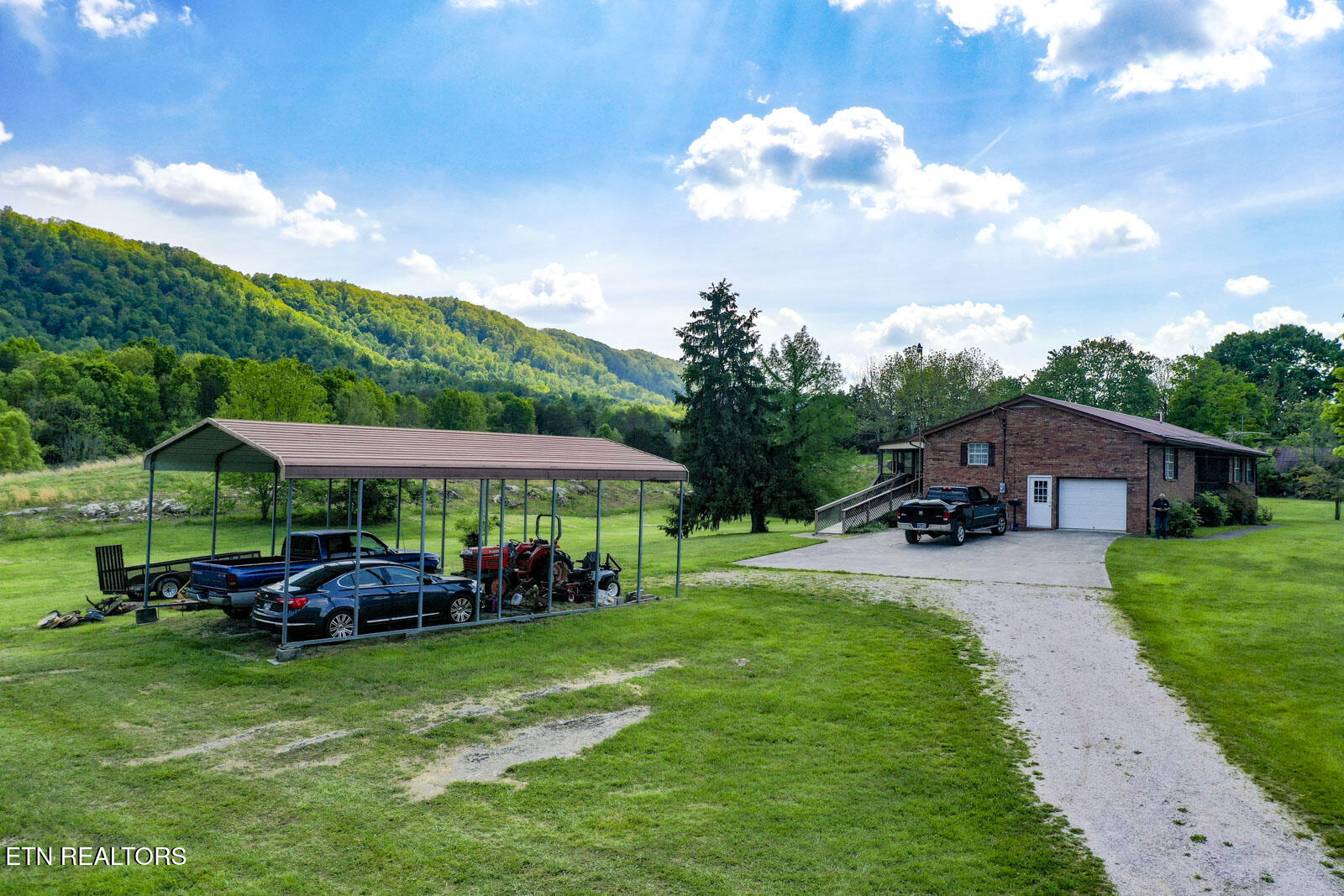 6259 Tennessee 131 Washburn TN 37888