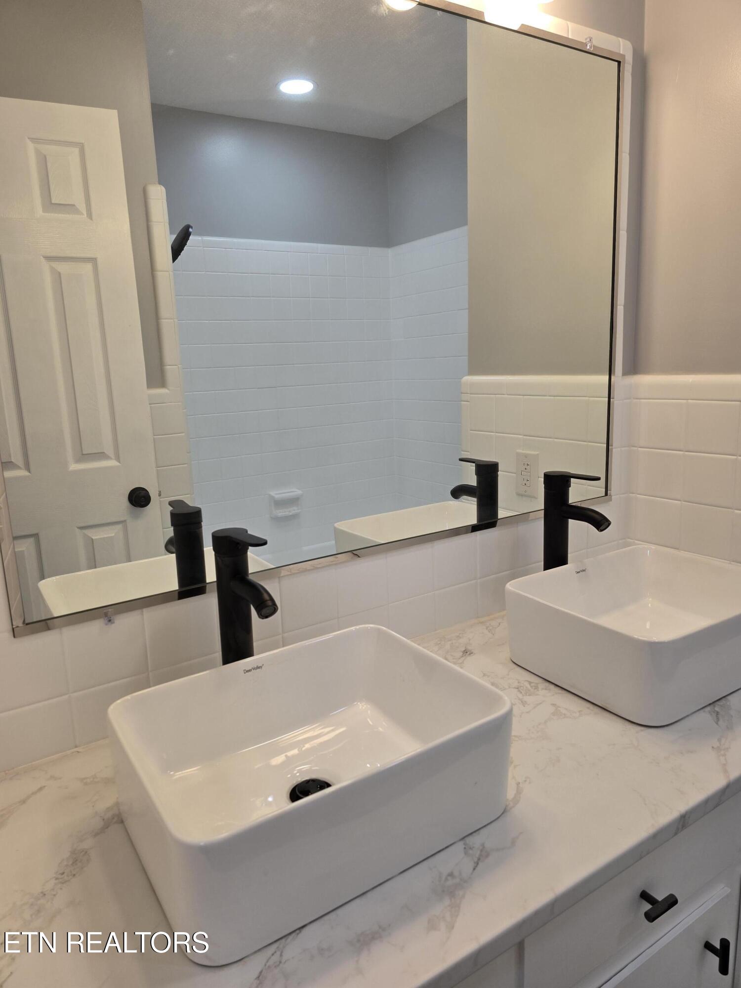 186/166 Stone Drive Crossville TN 38555