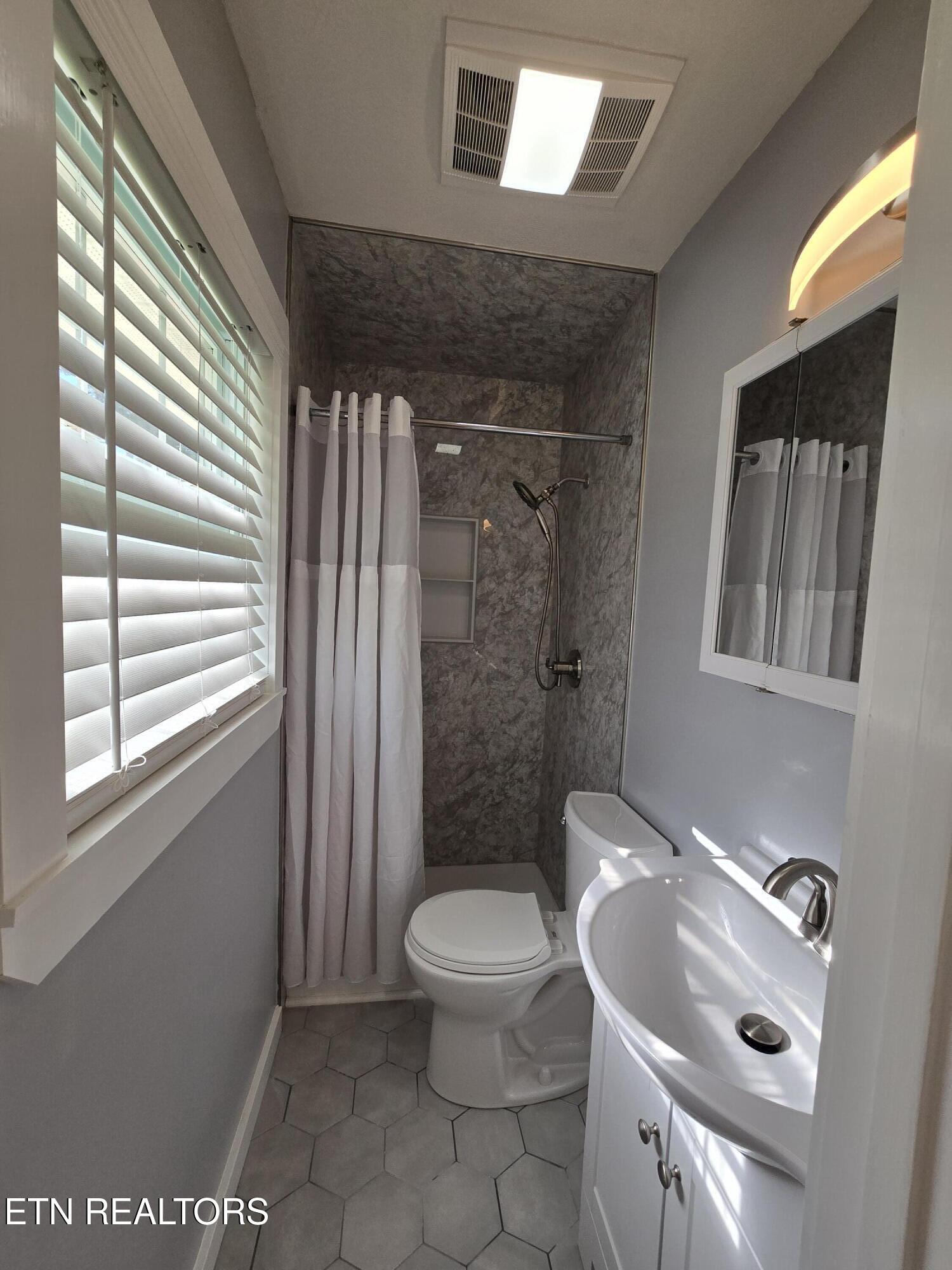 186/166 Stone Drive Crossville TN 38555