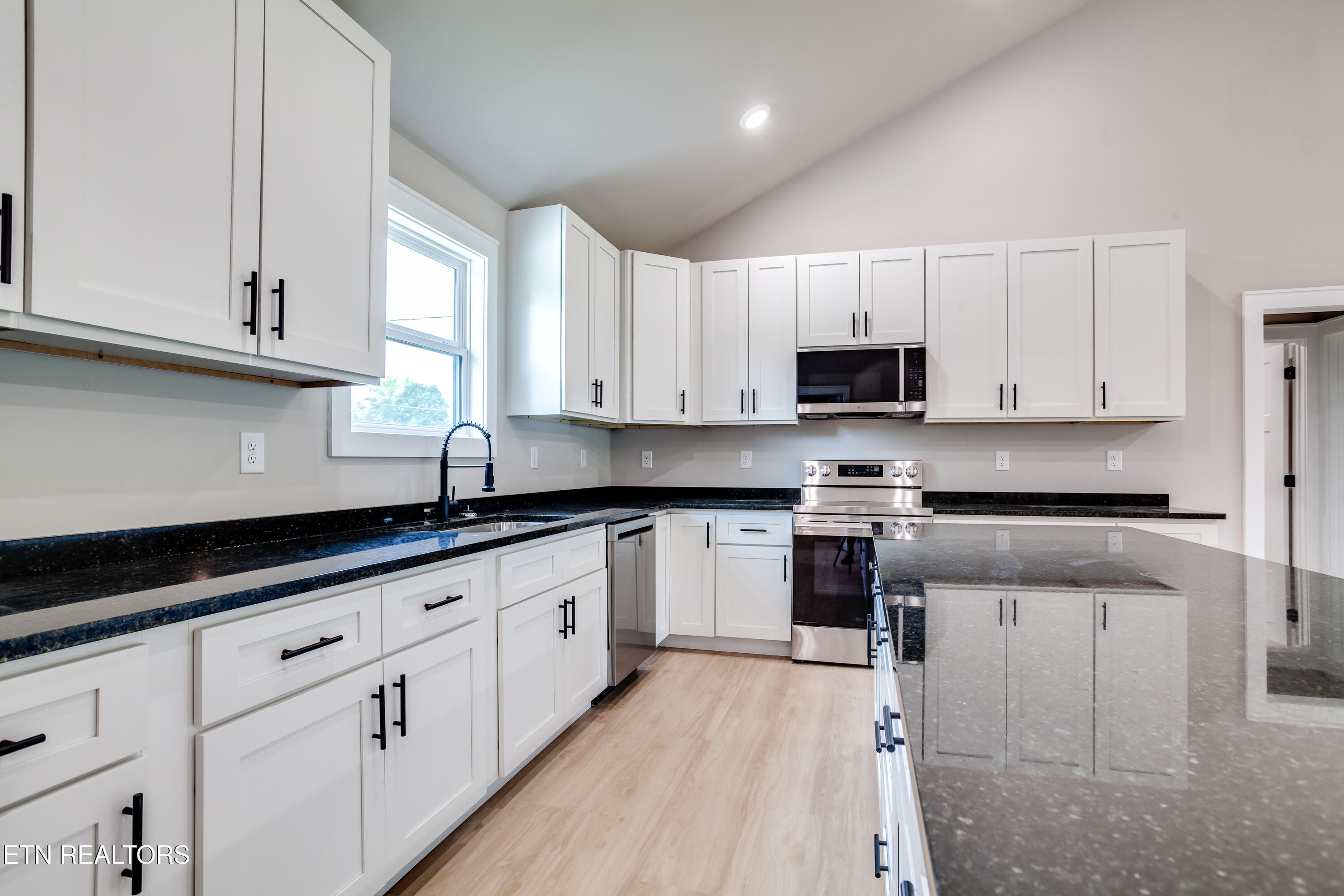 200 Farris Circle Lafollette TN 37766