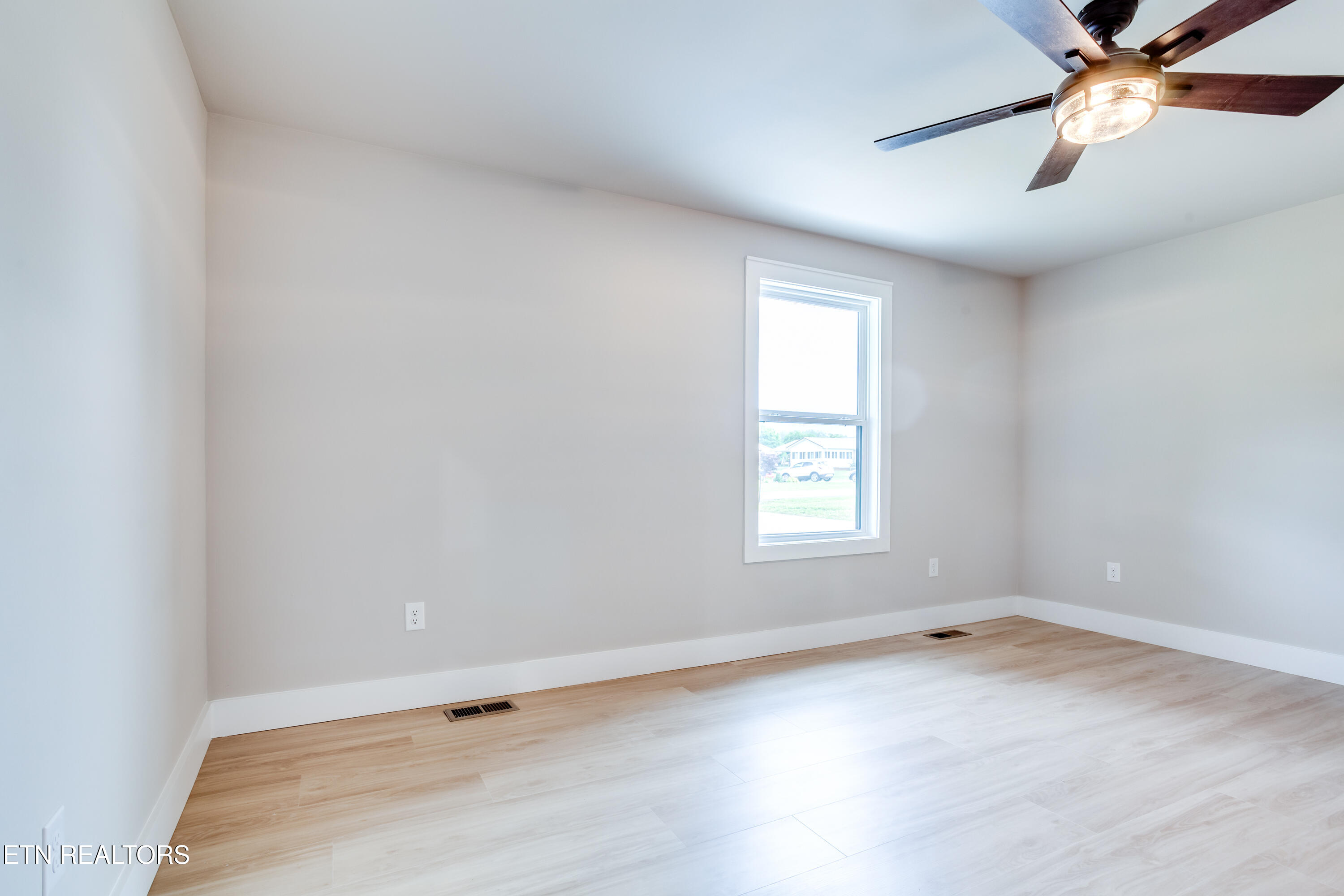 200 Farris Circle Lafollette TN 37766