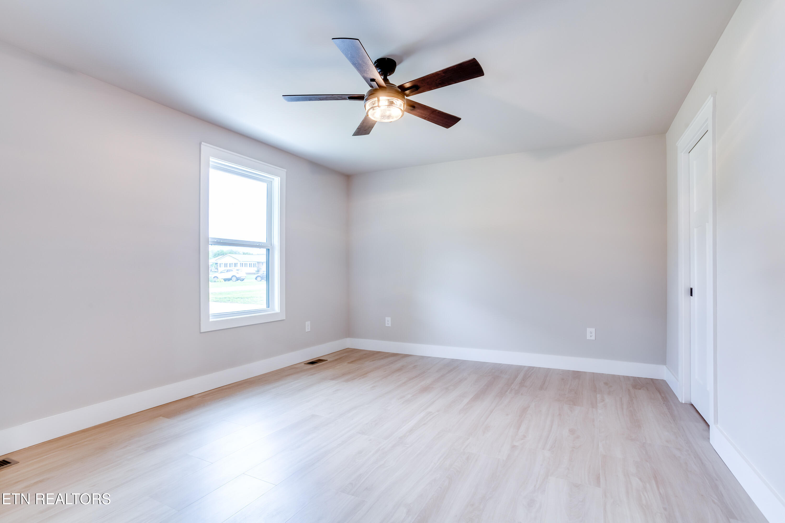 200 Farris Circle Lafollette TN 37766