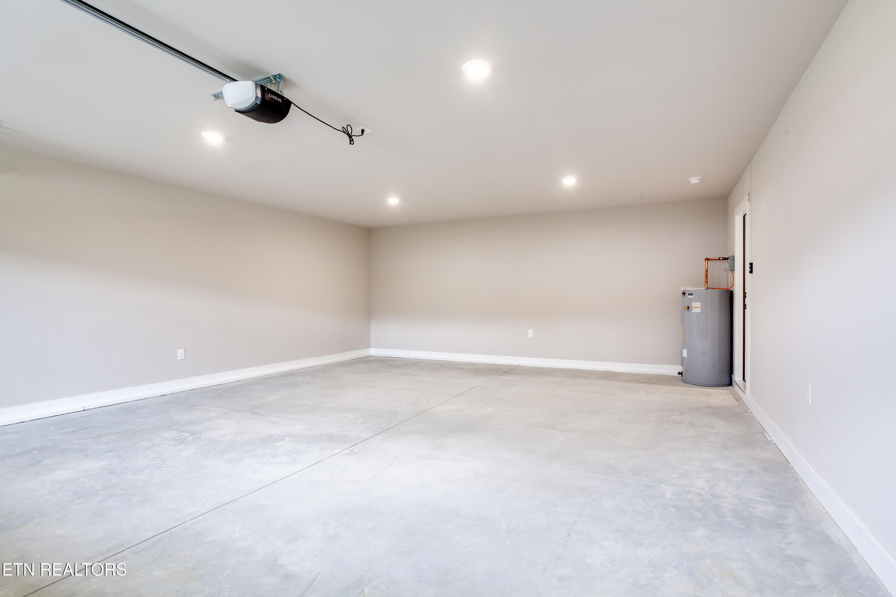 200 Farris Circle Lafollette TN 37766