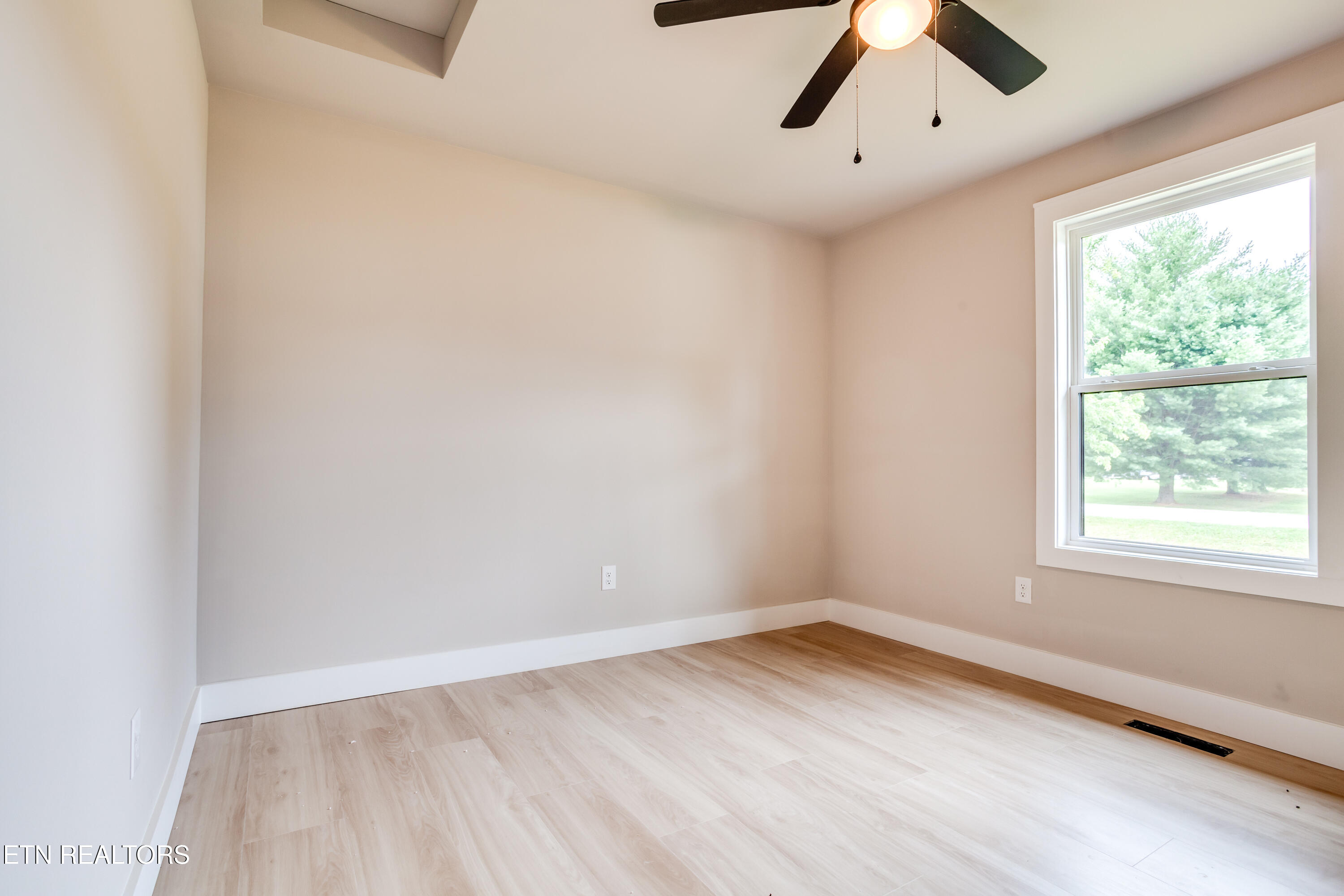 200 Farris Circle Lafollette TN 37766