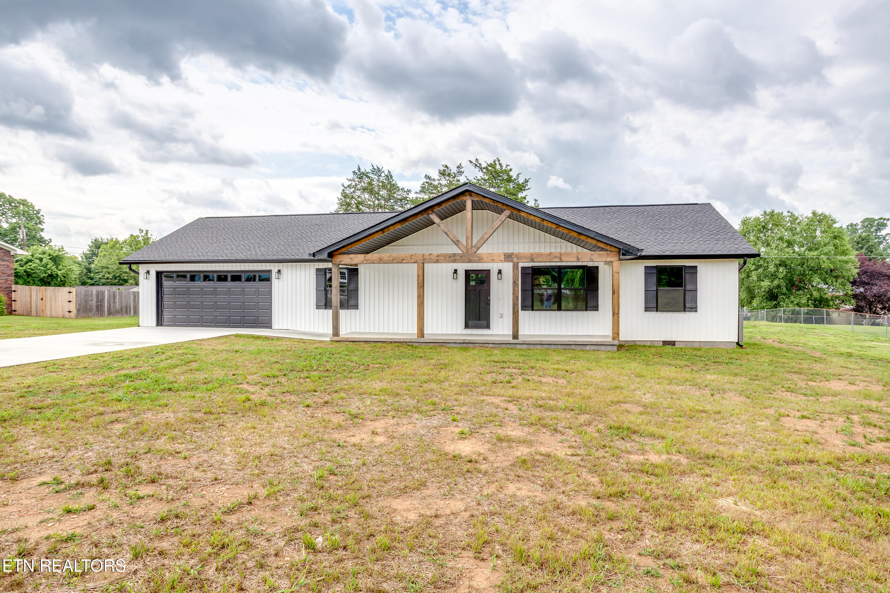 200 Farris Circle Lafollette TN 37766