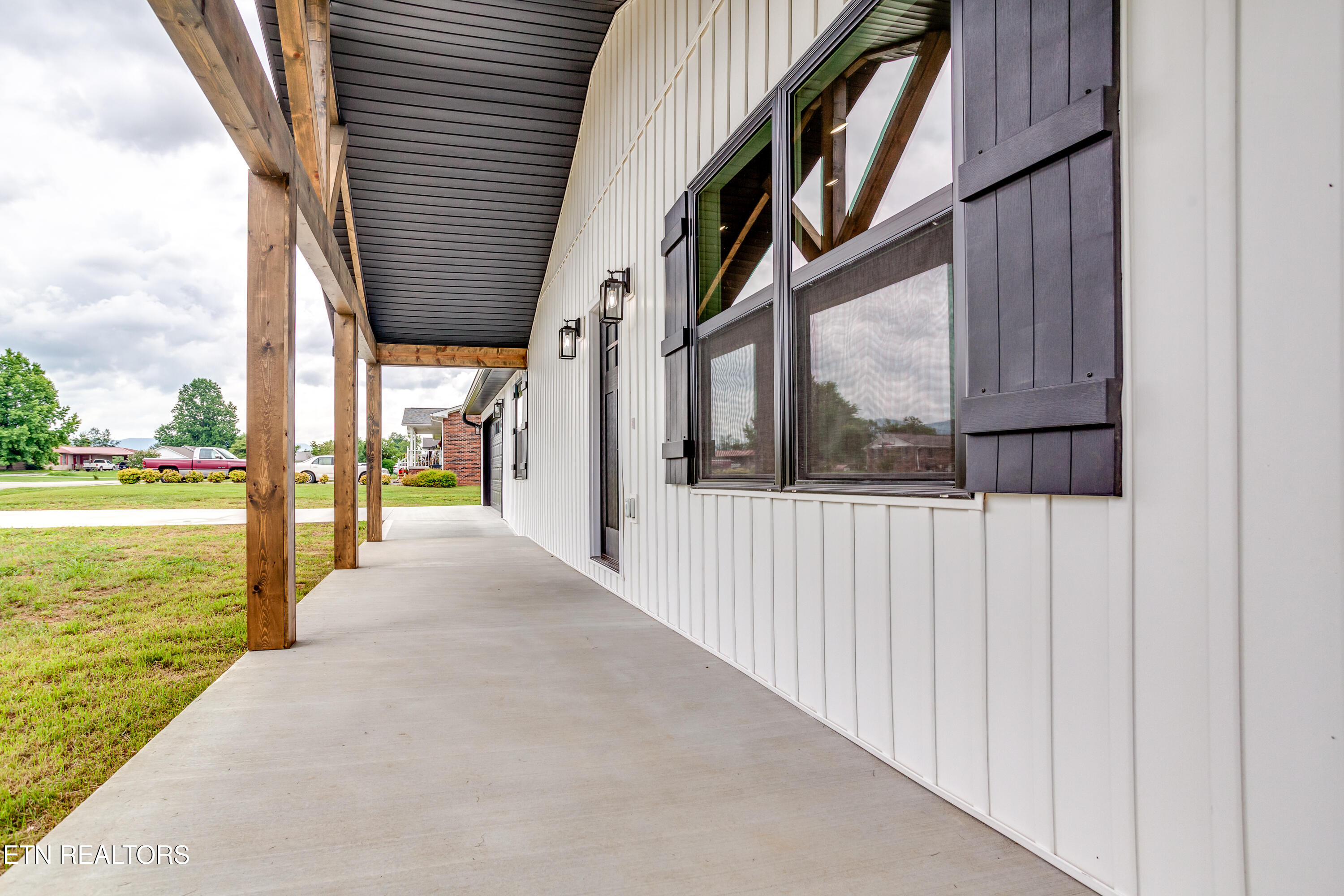200 Farris Circle Lafollette TN 37766