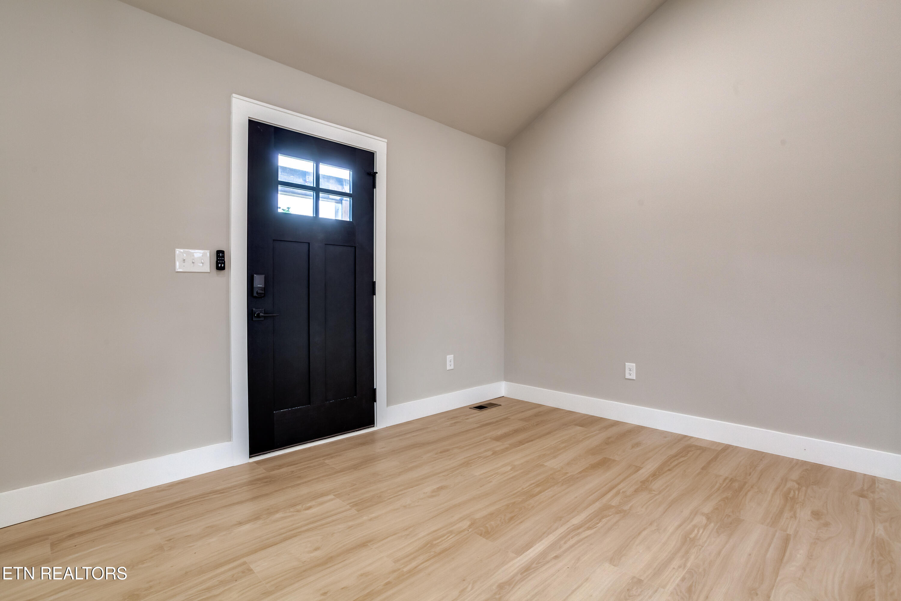 200 Farris Circle Lafollette TN 37766