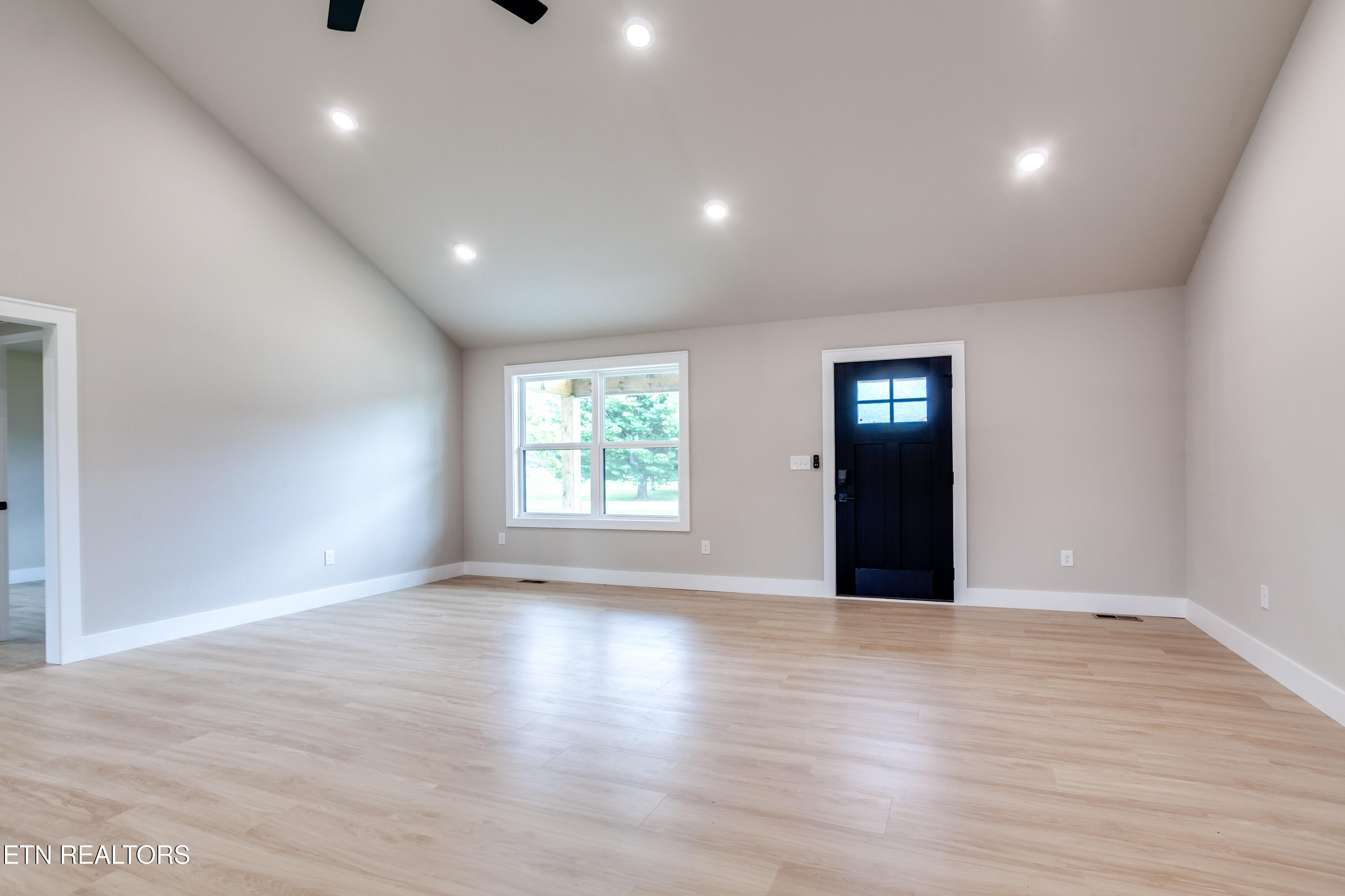 200 Farris Circle Lafollette TN 37766