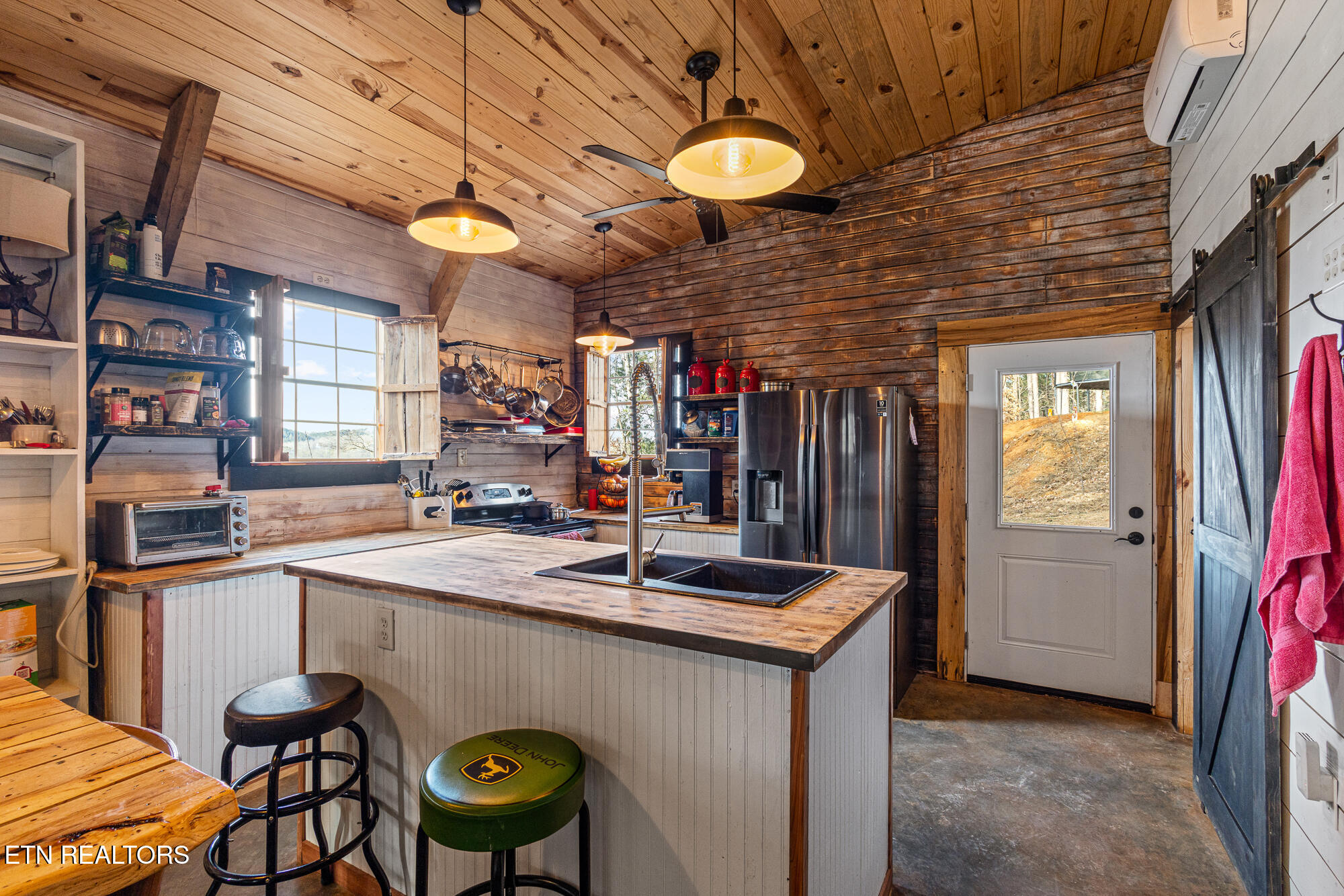365 County Road 38 Riceville TN 37370
