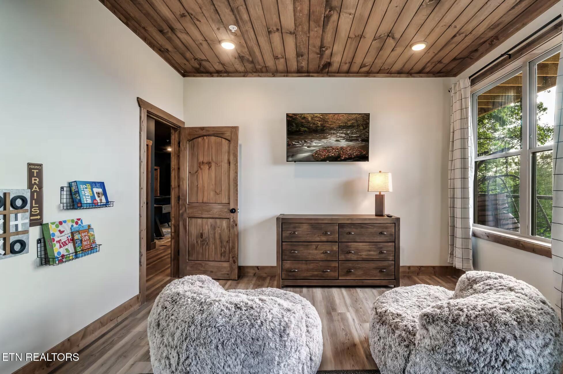 1990 Blackthorn Trail Sevierville TN 37876