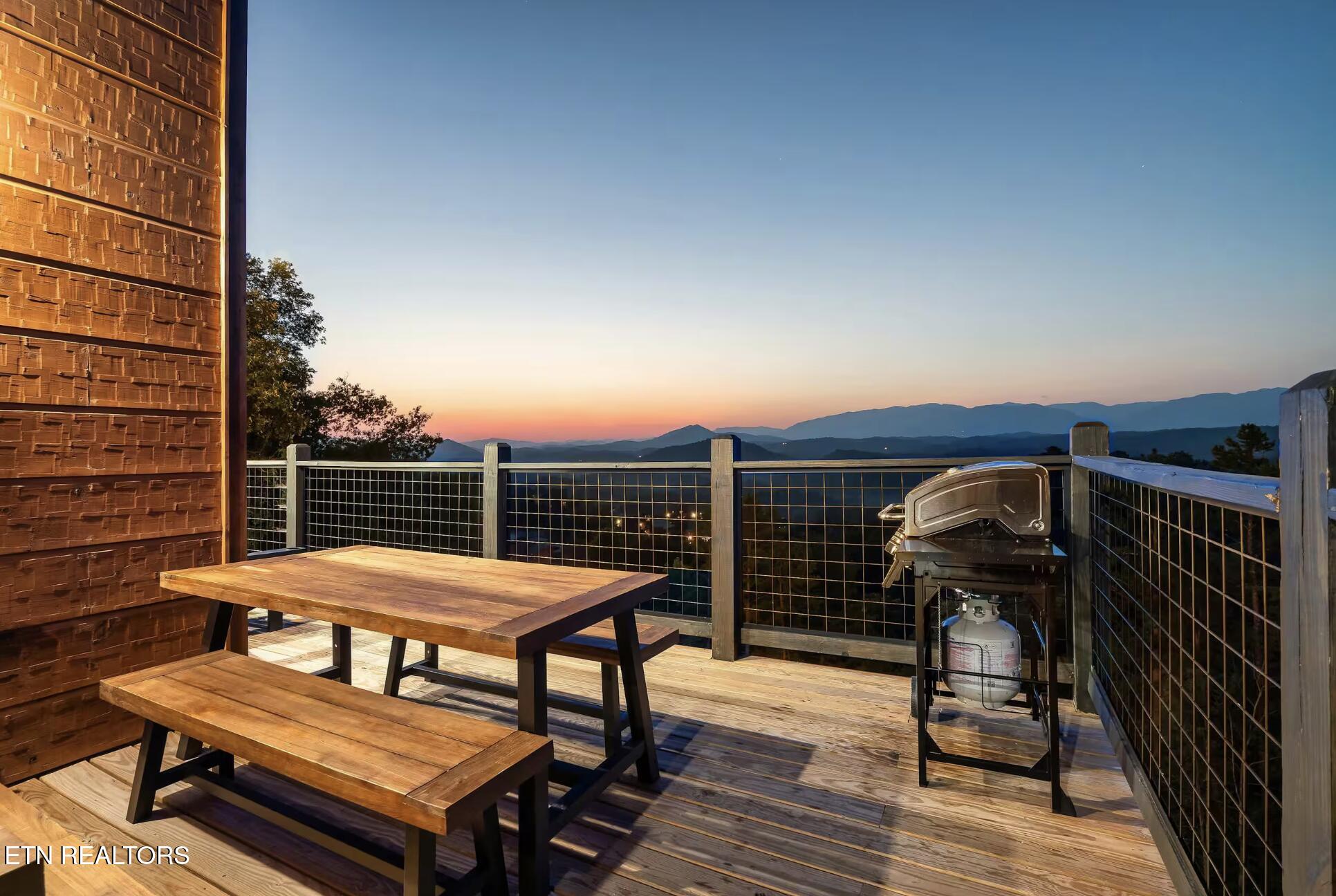 1990 Blackthorn Trail Sevierville TN 37876