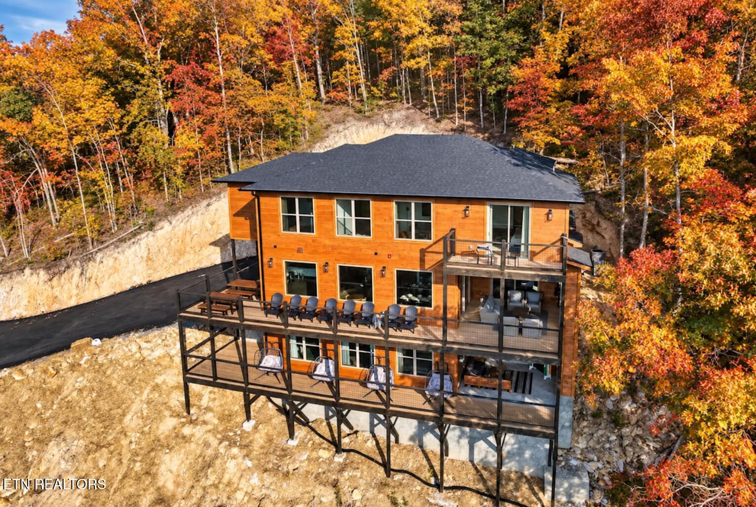 1990 Blackthorn Trail Sevierville TN 37876