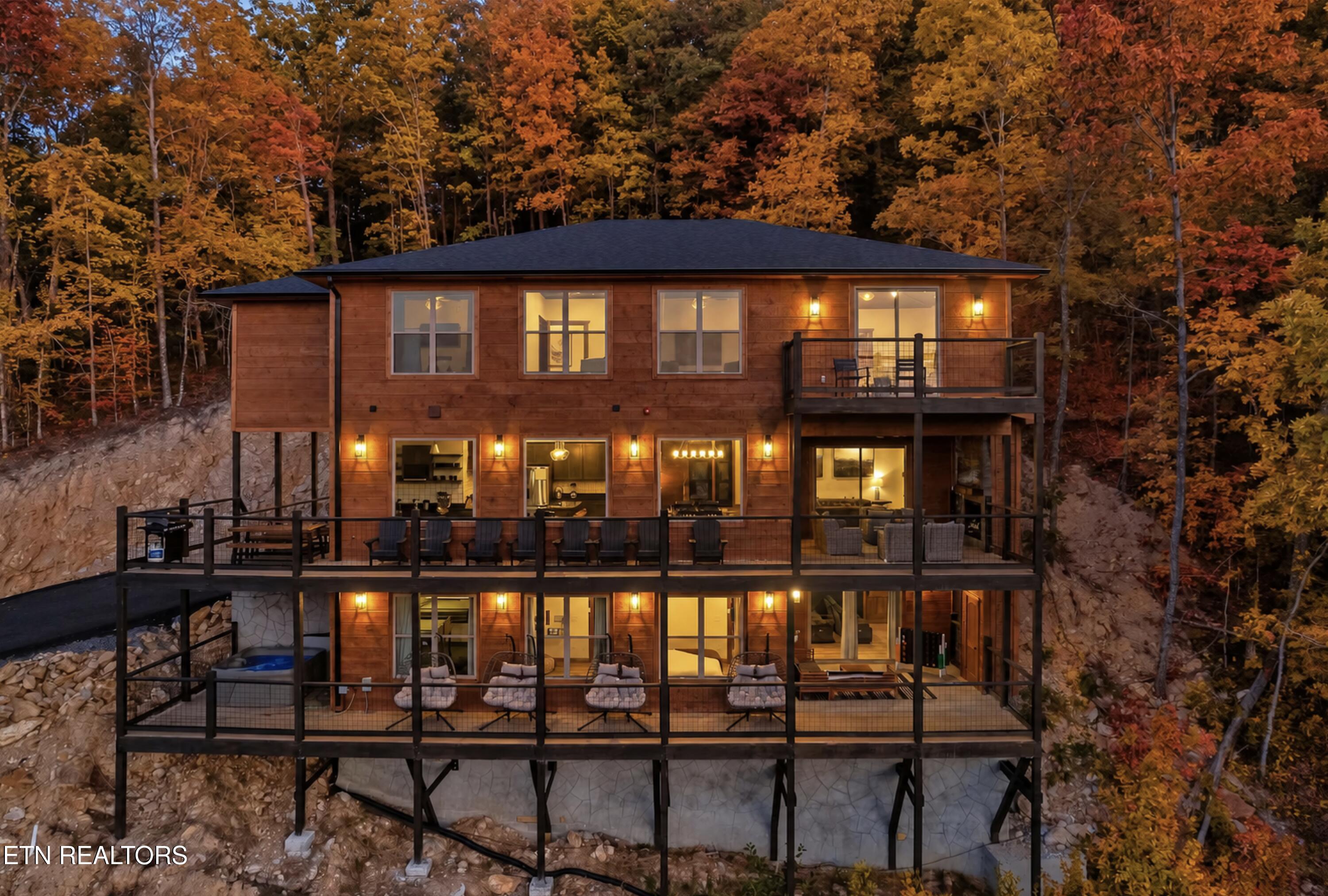 1990 Blackthorn Trail Sevierville TN 37876