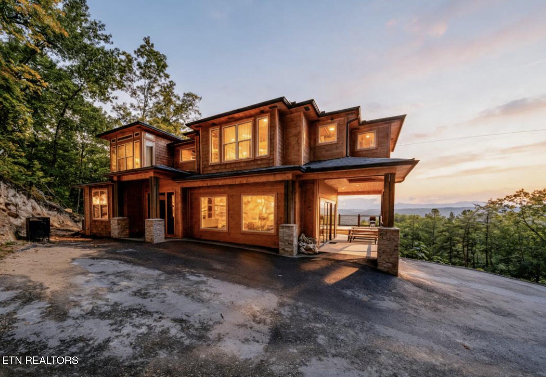 1990 Blackthorn Trail Sevierville TN 37876