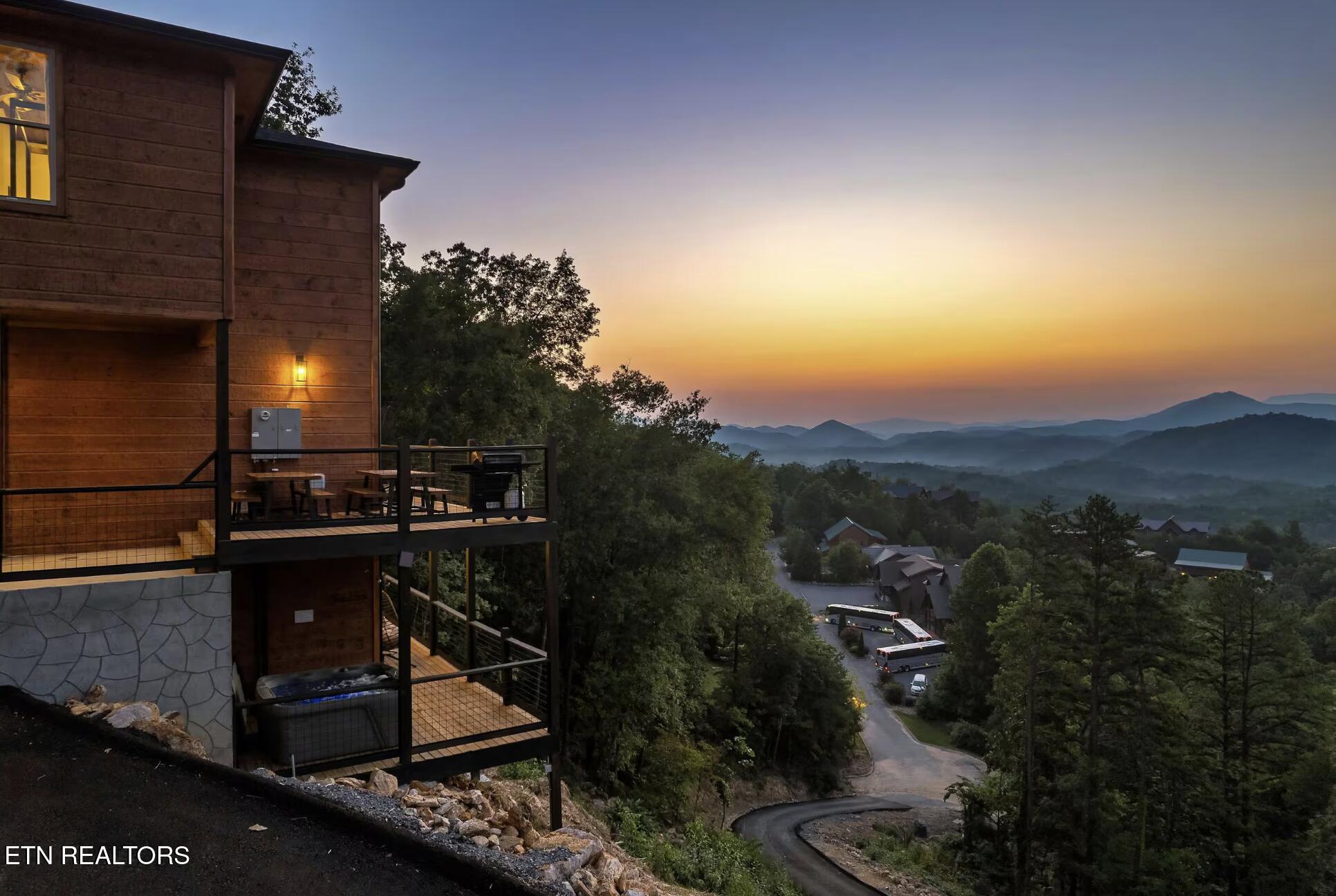 1990 Blackthorn Trail Sevierville TN 37876