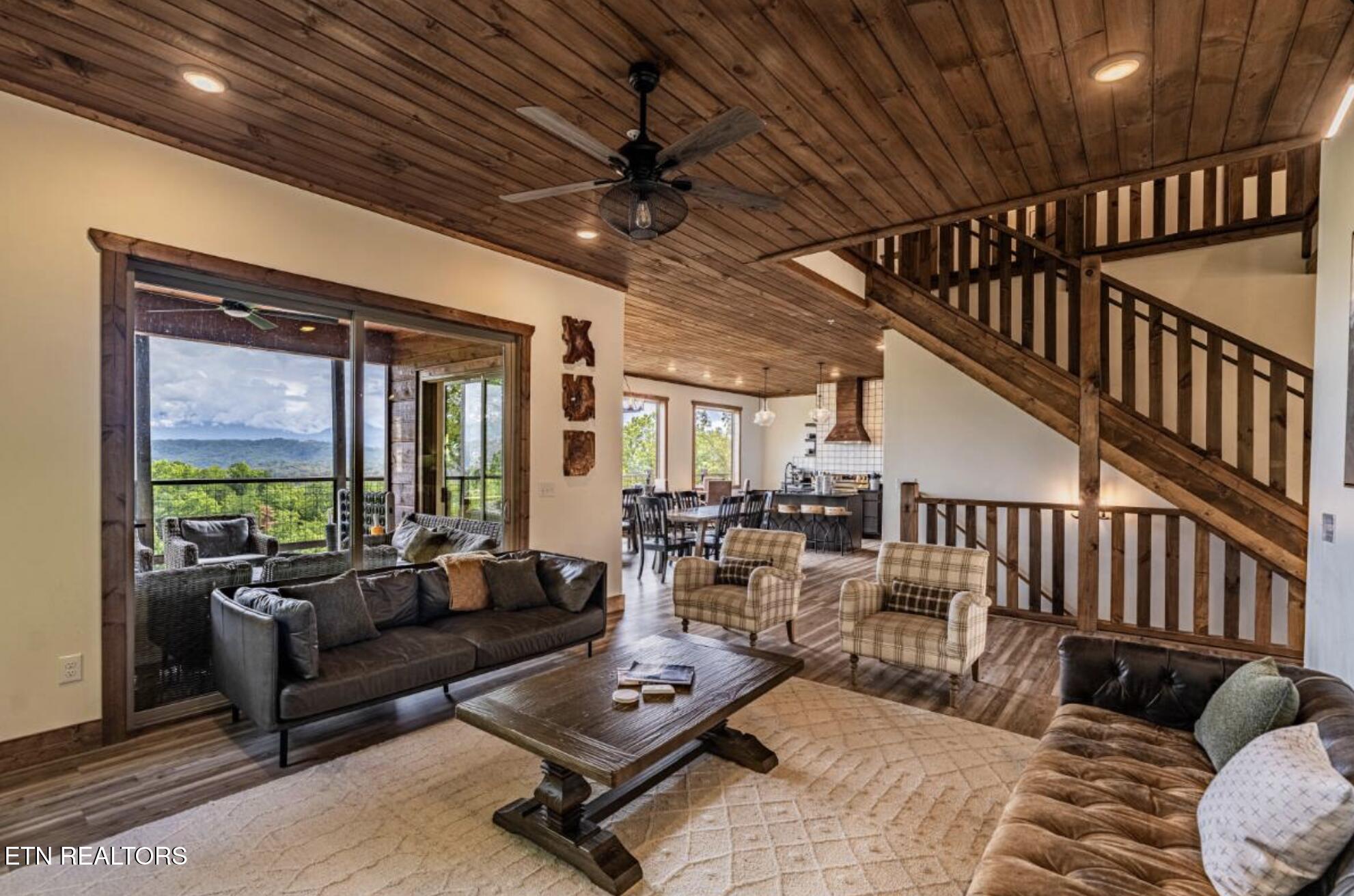 1990 Blackthorn Trail Sevierville TN 37876