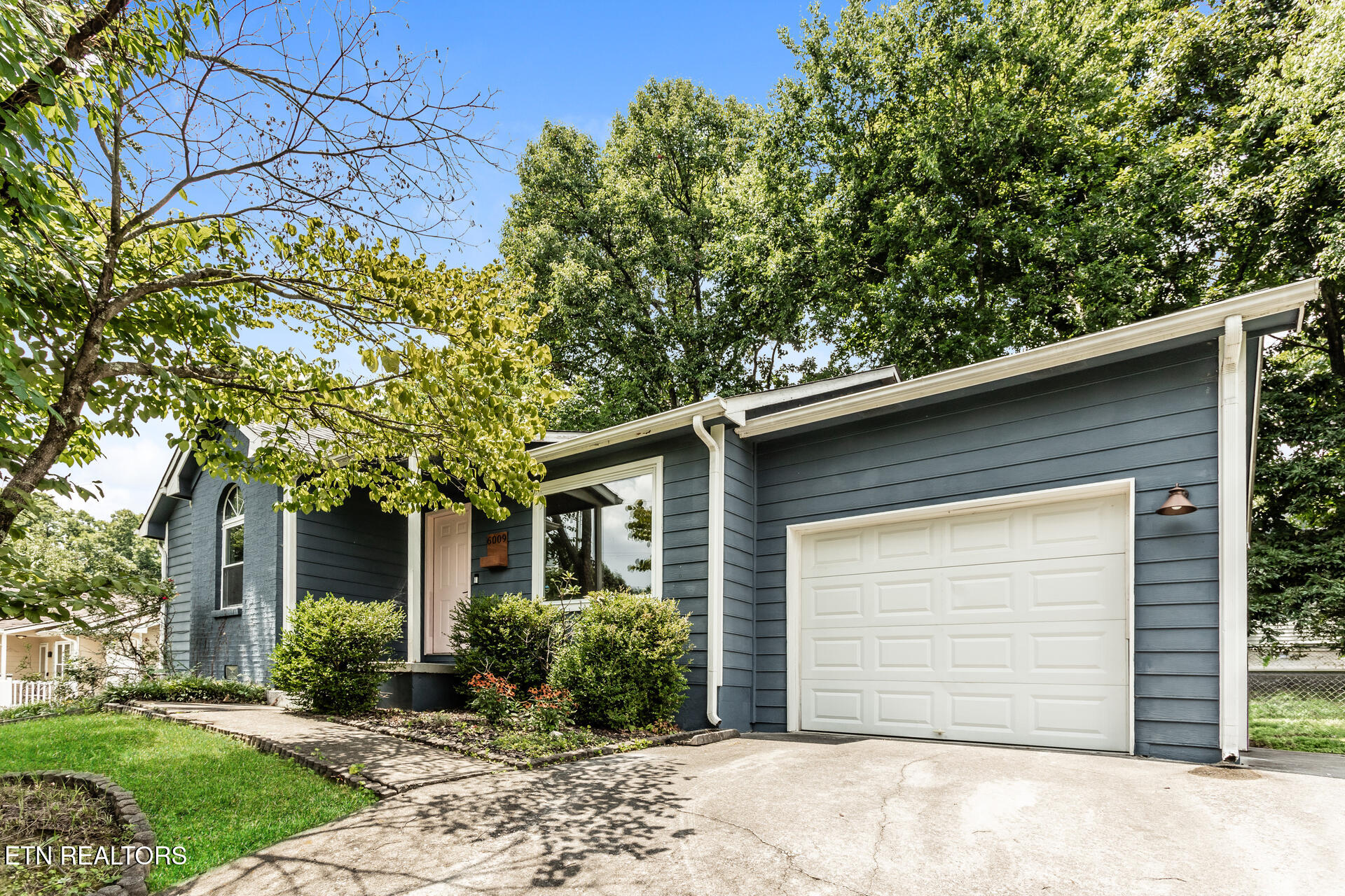 6009 Woodbark Trace Knoxville TN 37921