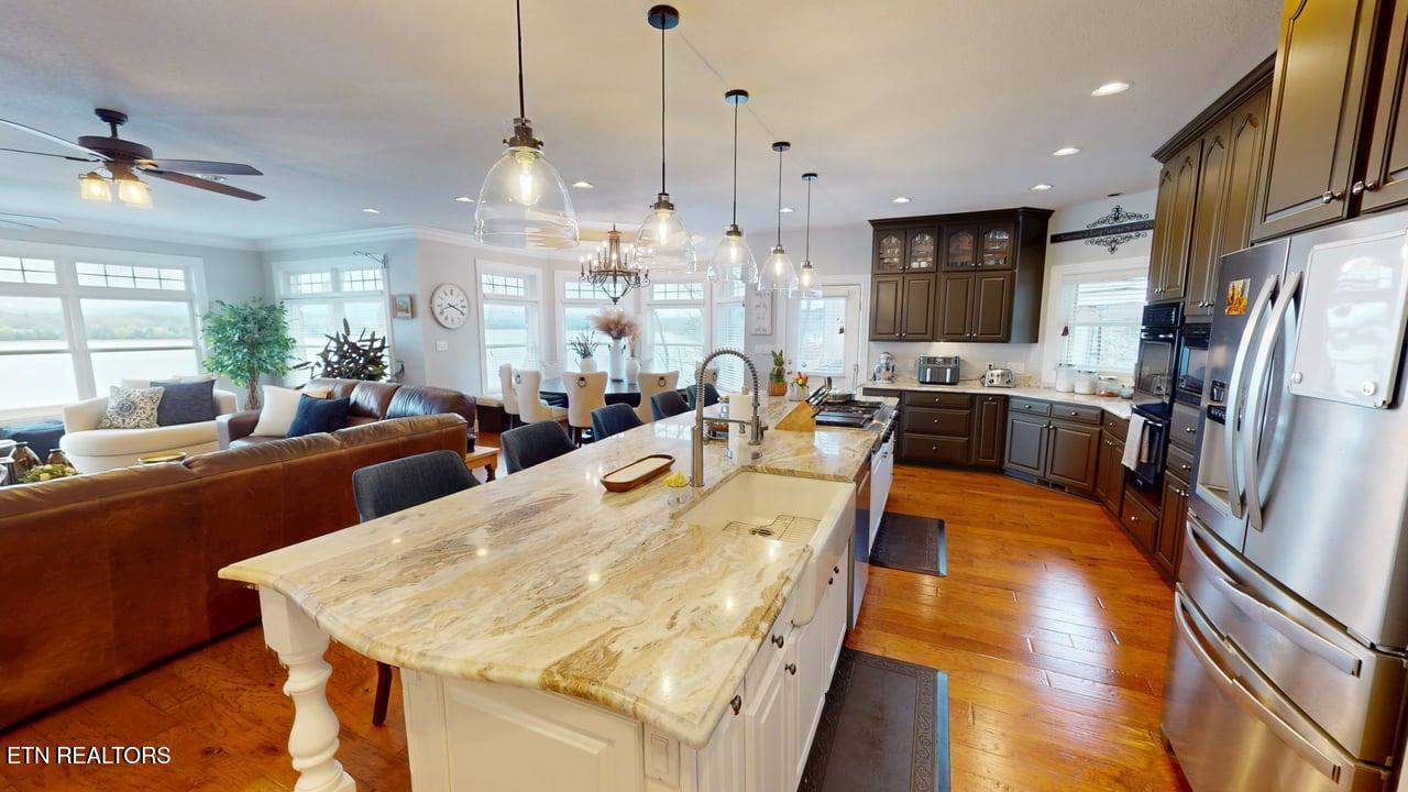 275 Rock Point Drive Vonore TN 37885