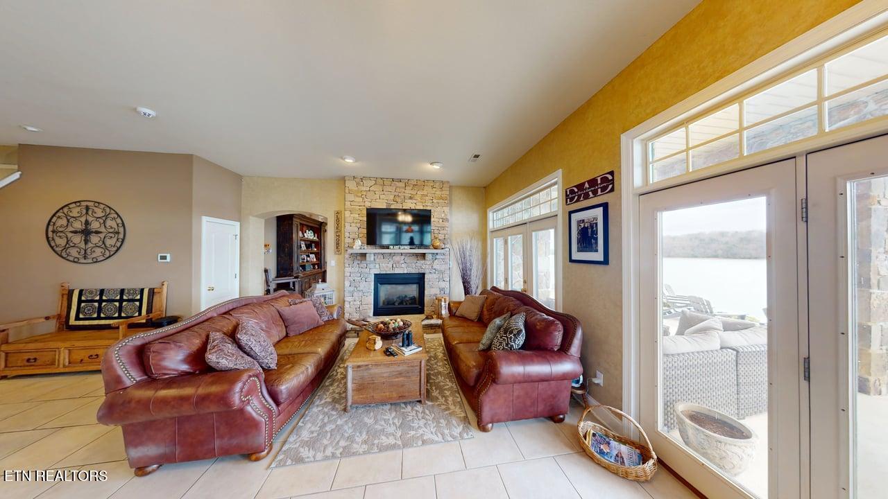 275 Rock Point Drive Vonore TN 37885