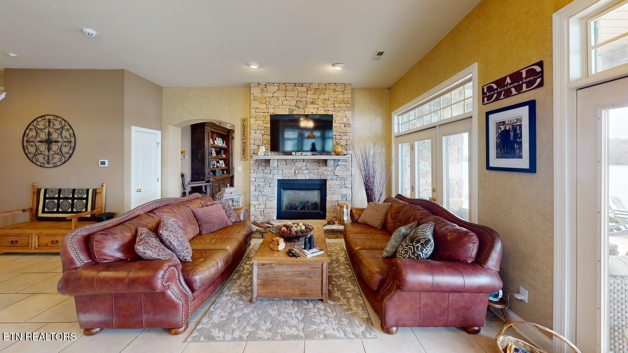 275 Rock Point Drive Vonore TN 37885